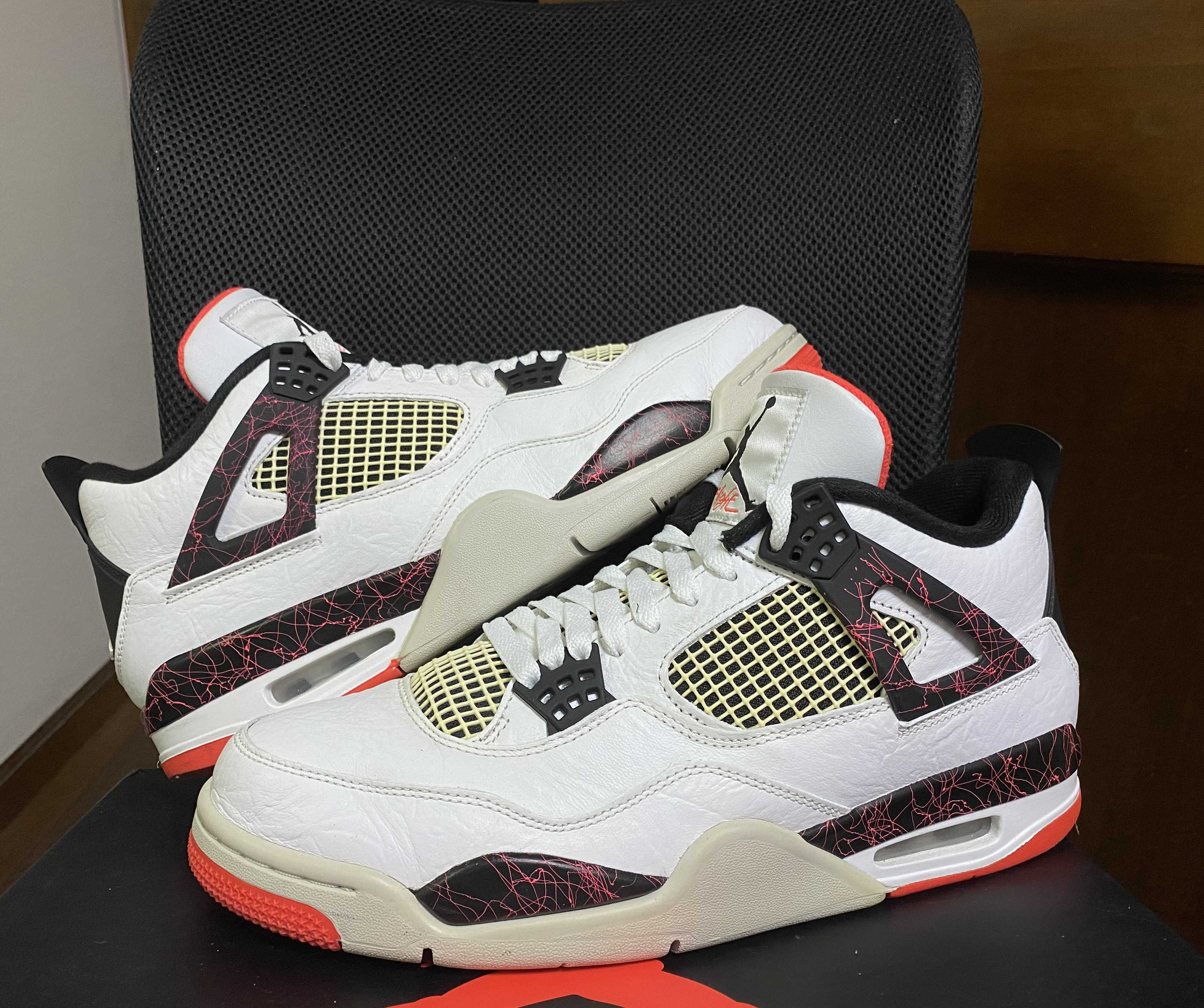 Nike Air Jordan 4 Retro "Flight Nostalgia"