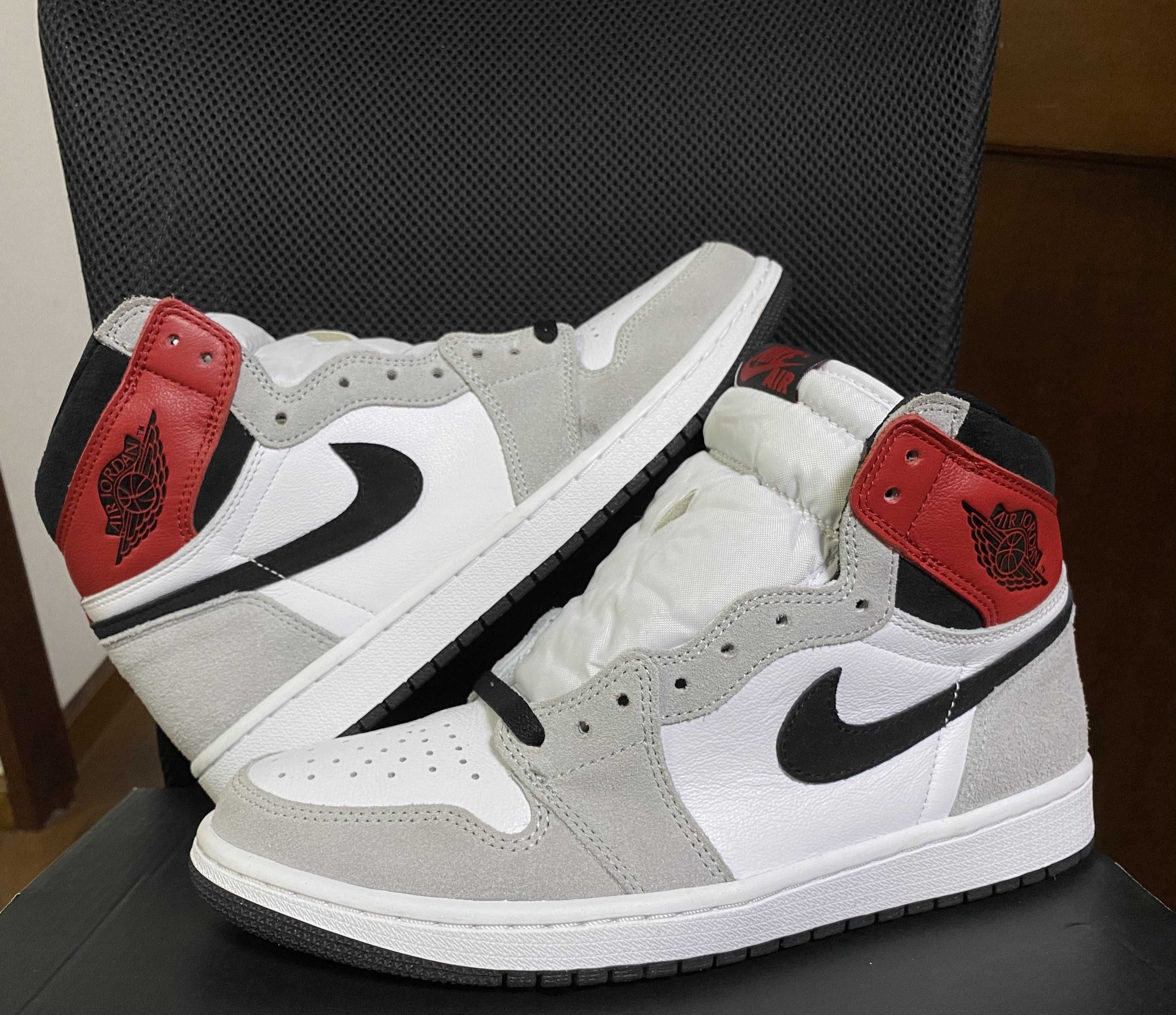 Nike Air Jordan 1 High OG "White/Black/Light Smoke Grey"