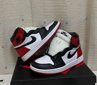 Nike Women's Air Jordan 1 Retro High "Satin Black Toe"