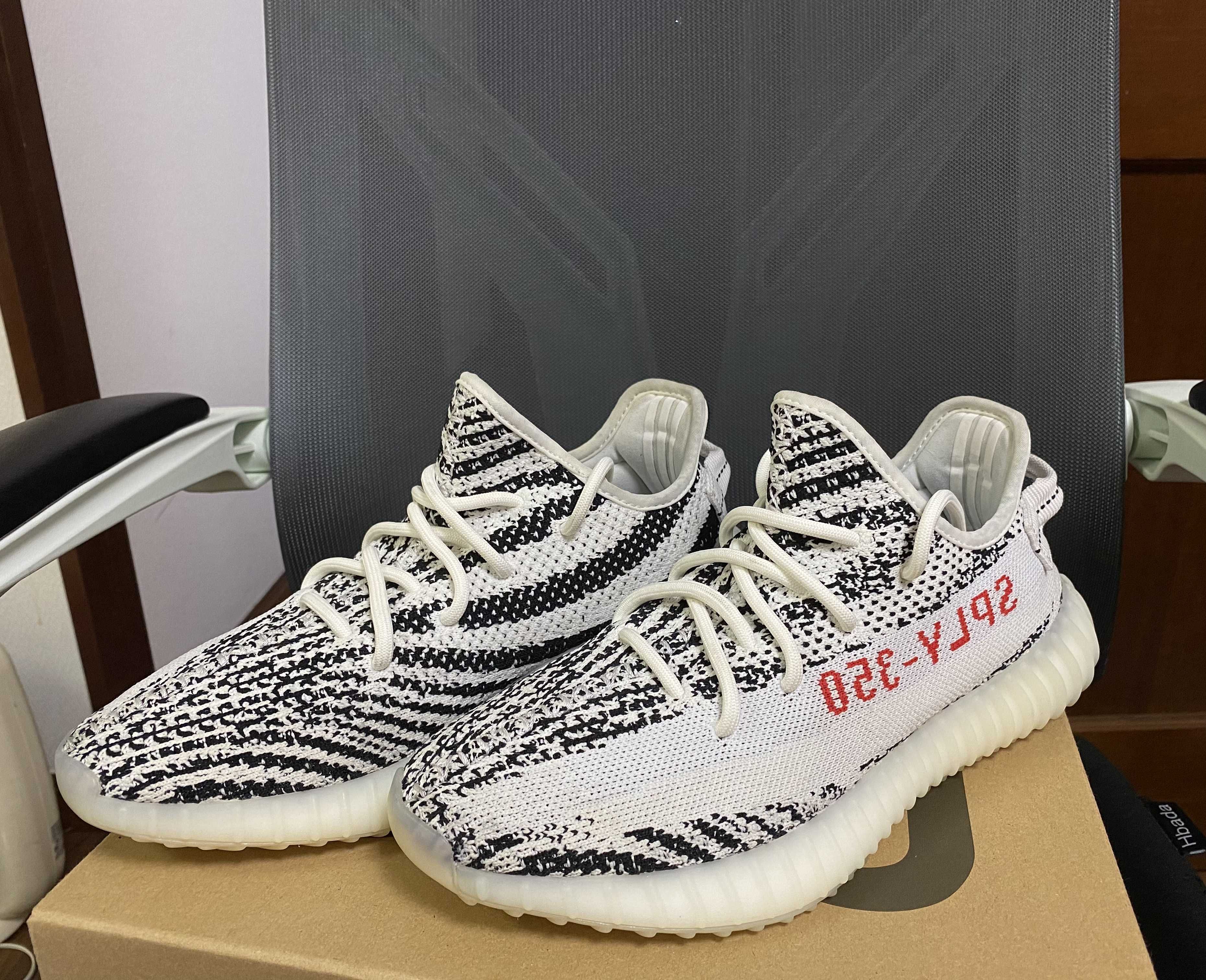 adidas YEEZY Boost 350 V2 "Zebra"