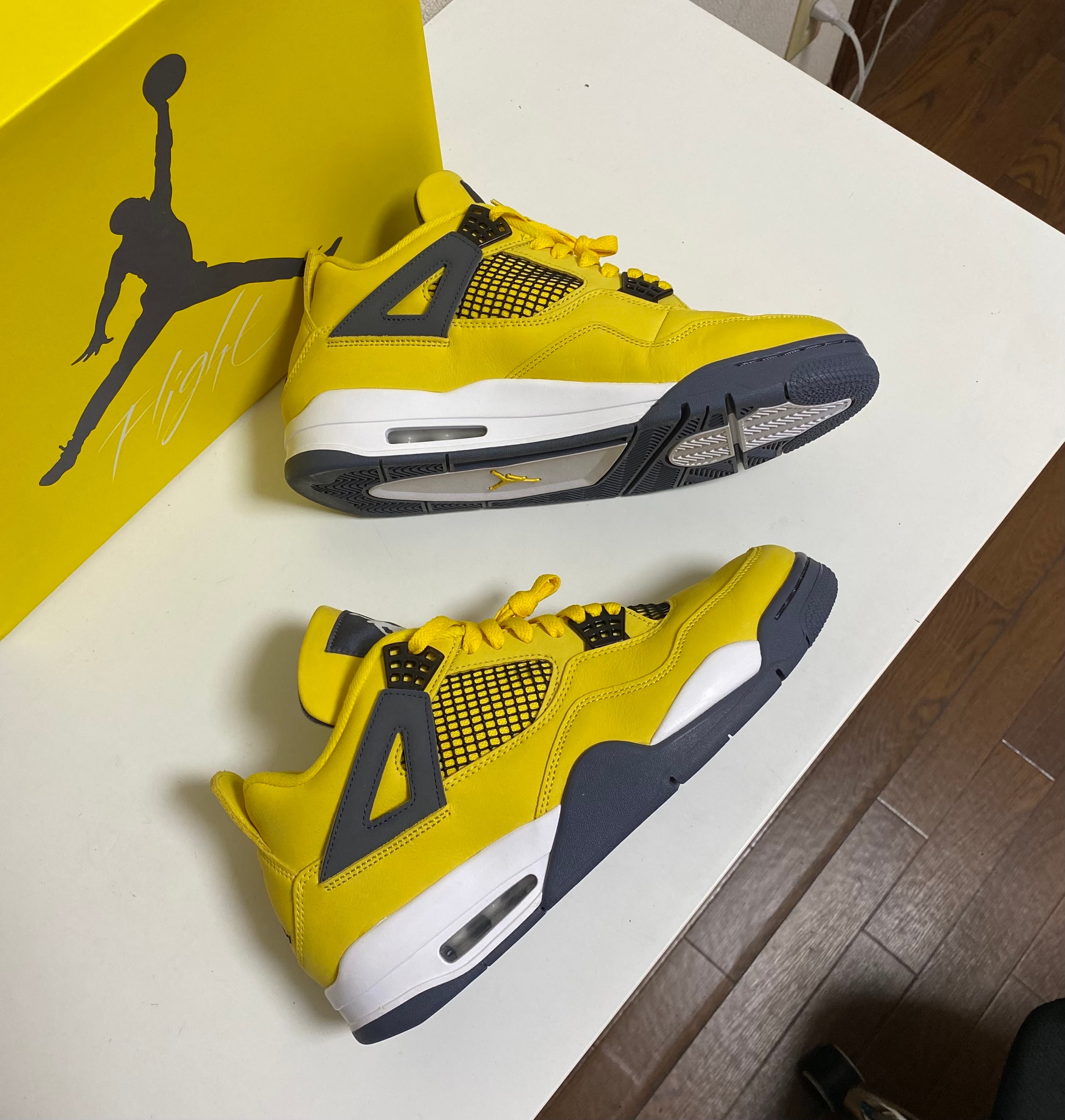Nike Air Jordan 4 "Tour Yellow"