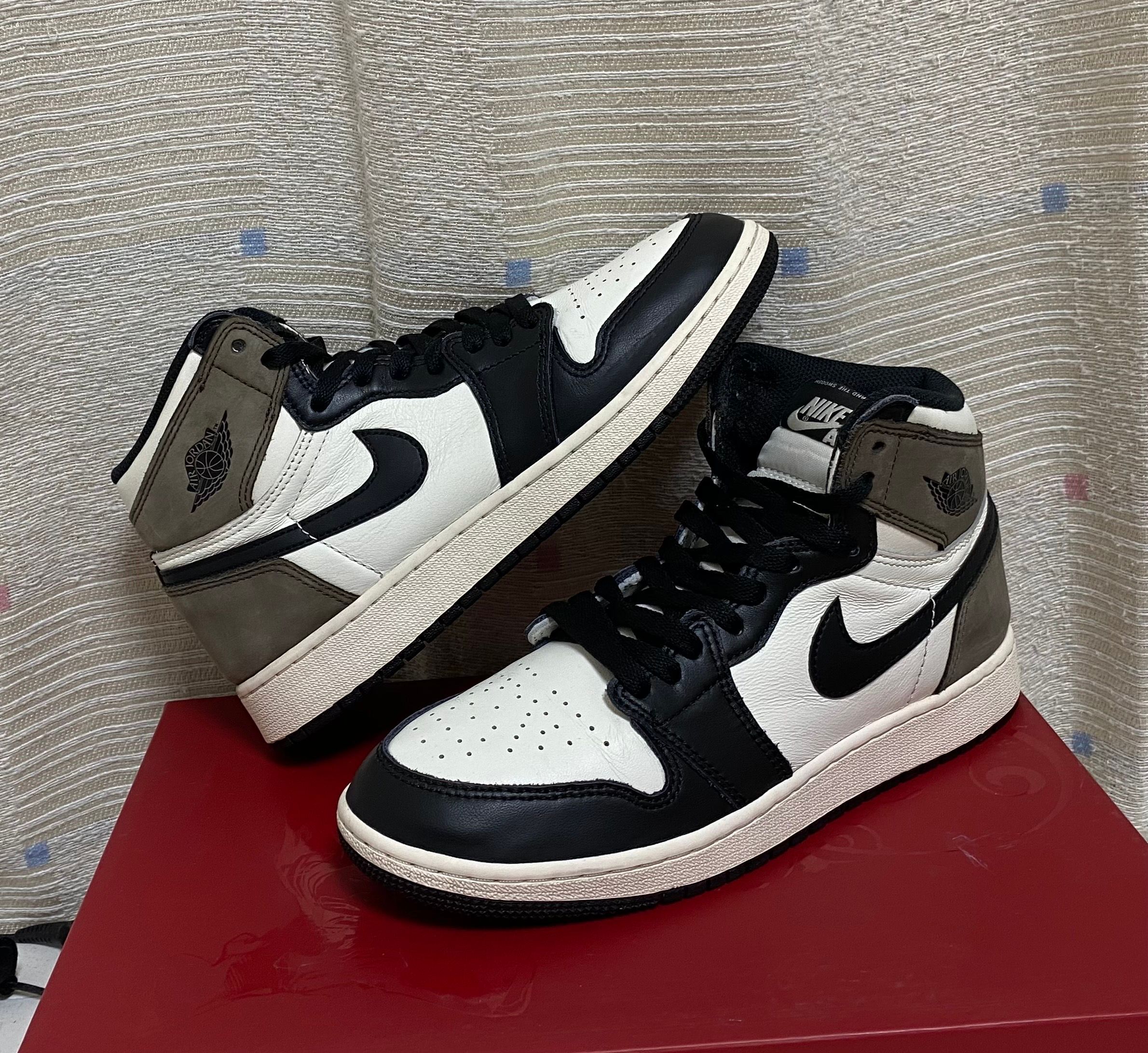Nike GS Air Jordan 1 High OG "Sail/Dark Mocha/Black"