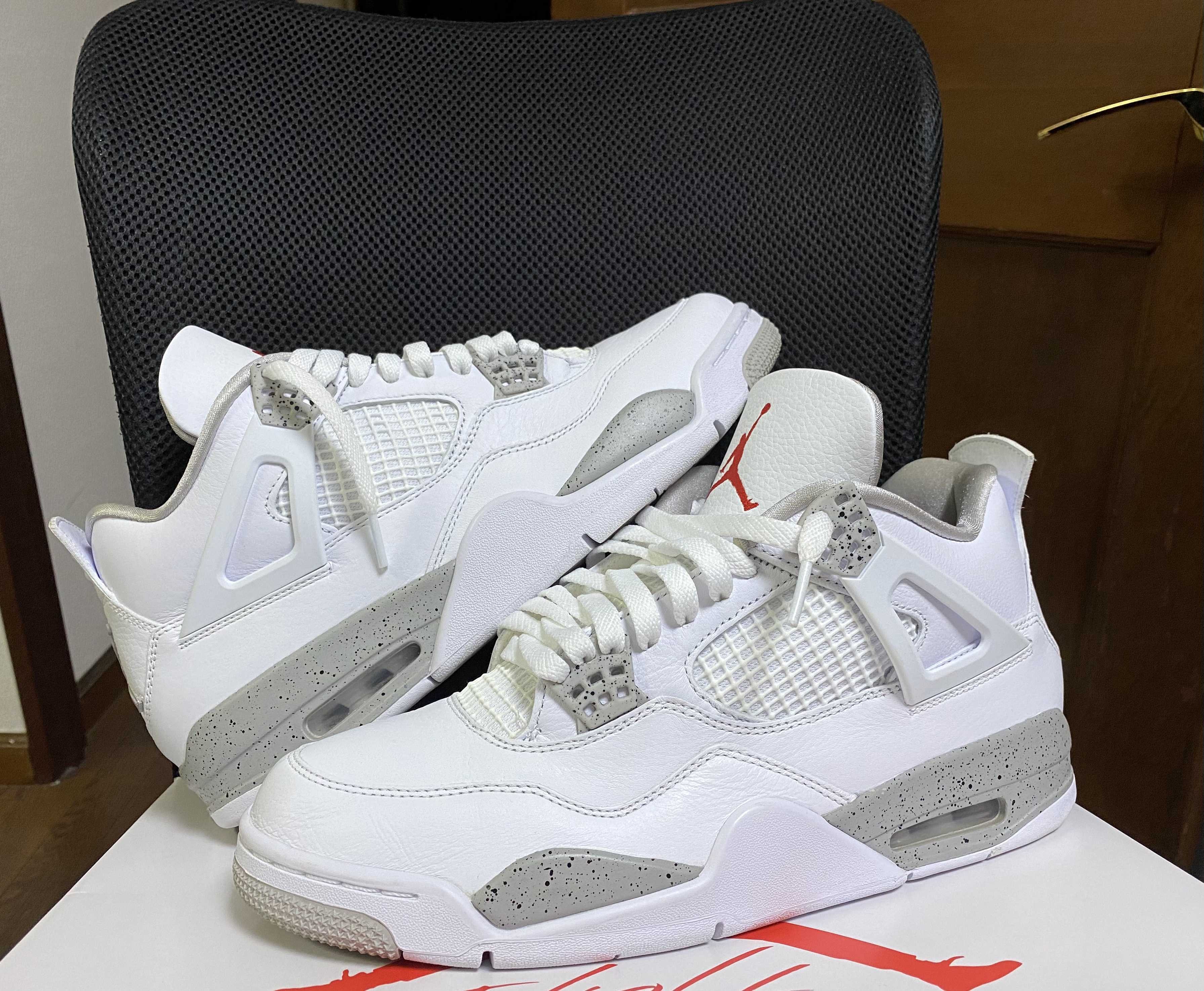Nike Air Jordan 4 "Tech White"  