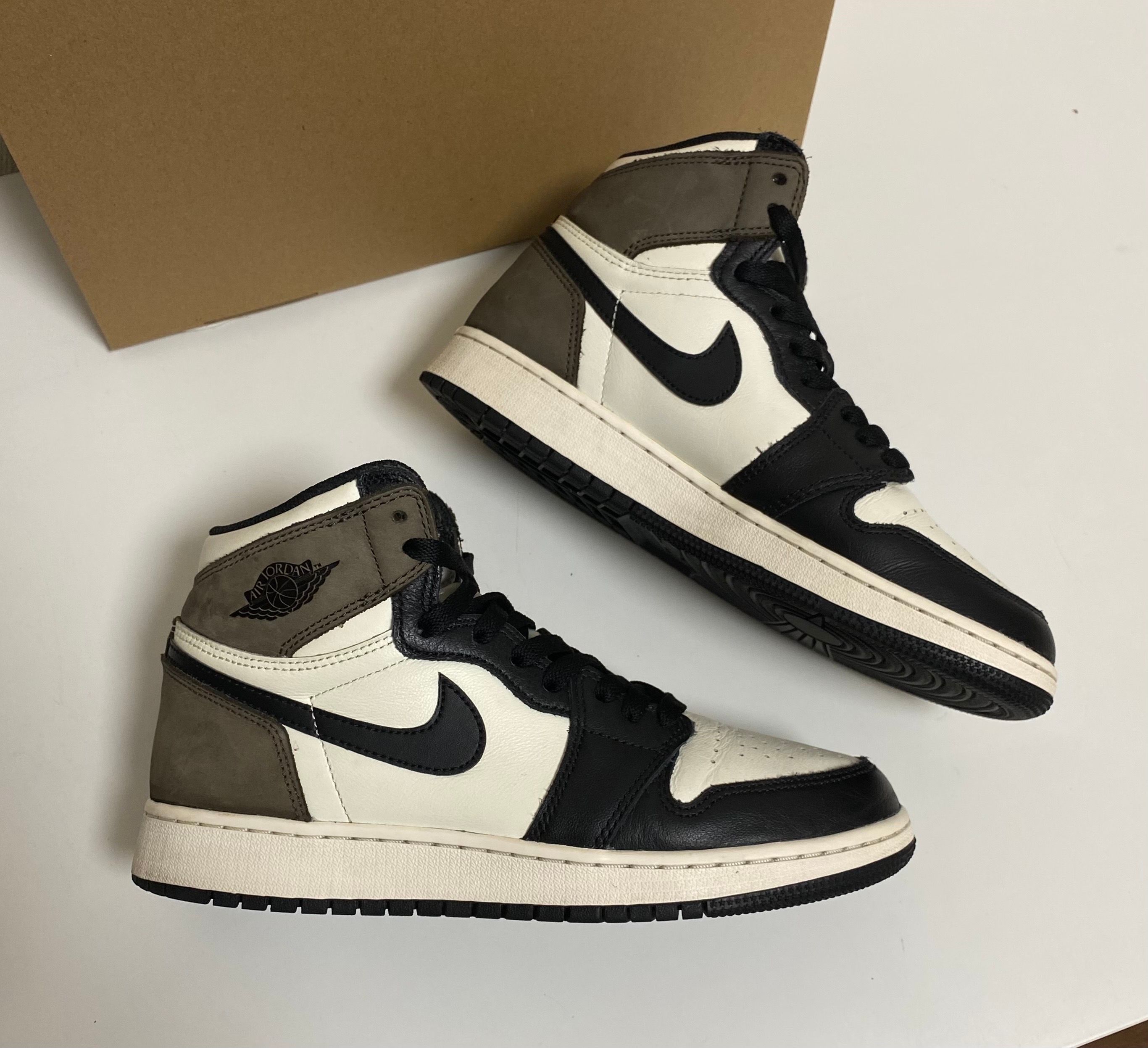 Nike GS Air Jordan 1 High OG "Sail/Dark Mocha/Black"