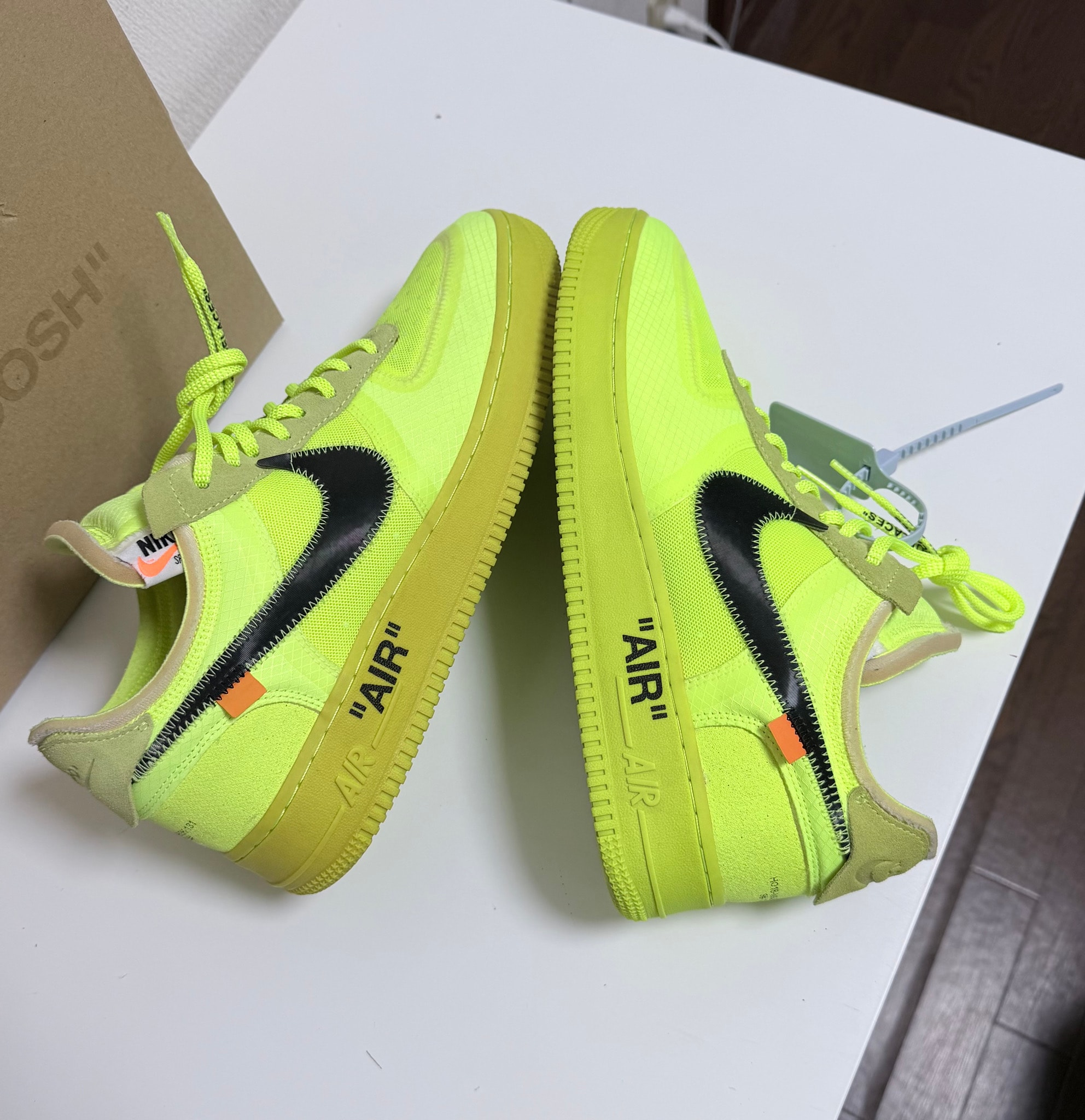 Off-White × Nike Air Force 1 Low "Volt"