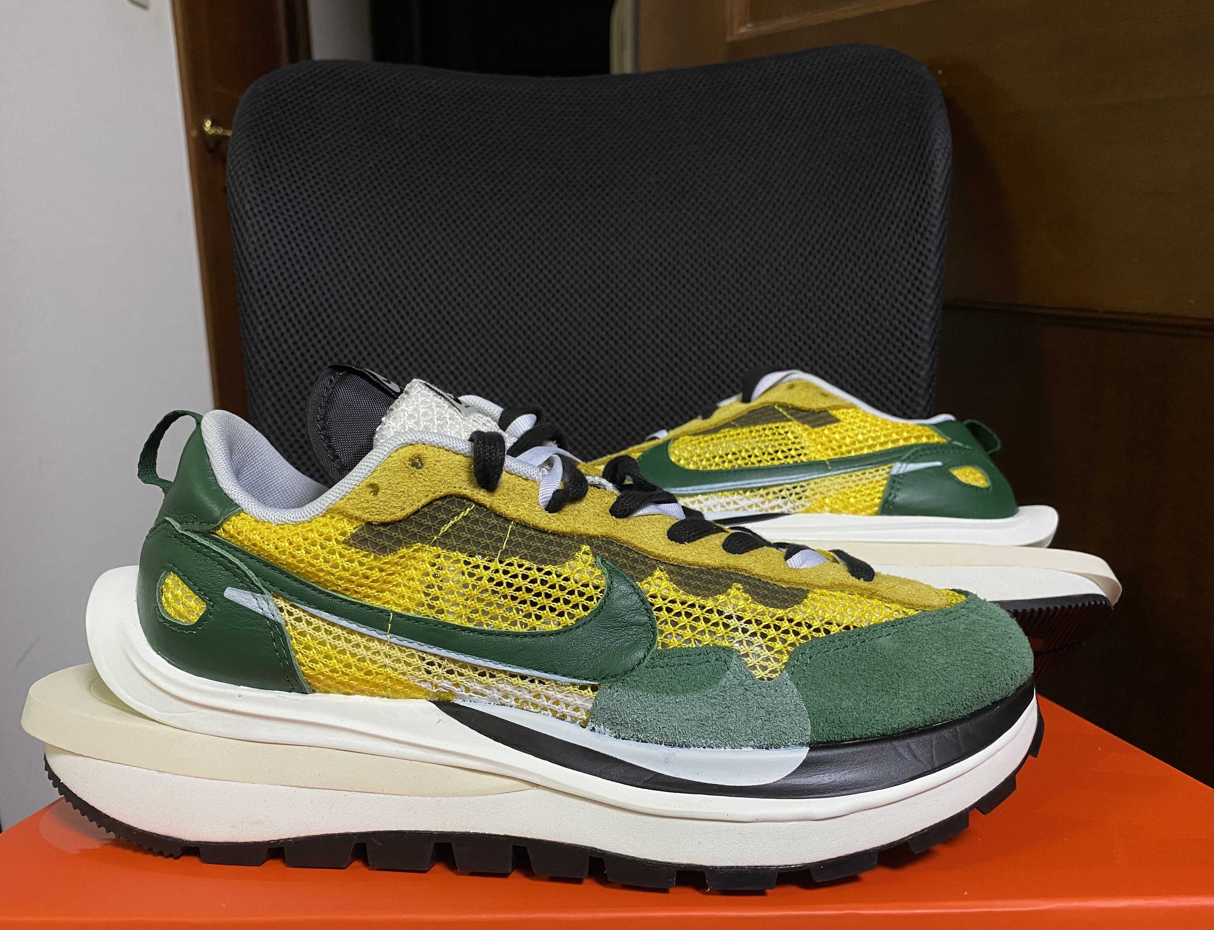 sacai × Nike Vapor Waffle "Tour Yellow/Stadium Green-Sail"