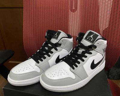 Nike Air Jordan 1 Mid "Light Smoke Grey/White/Black"