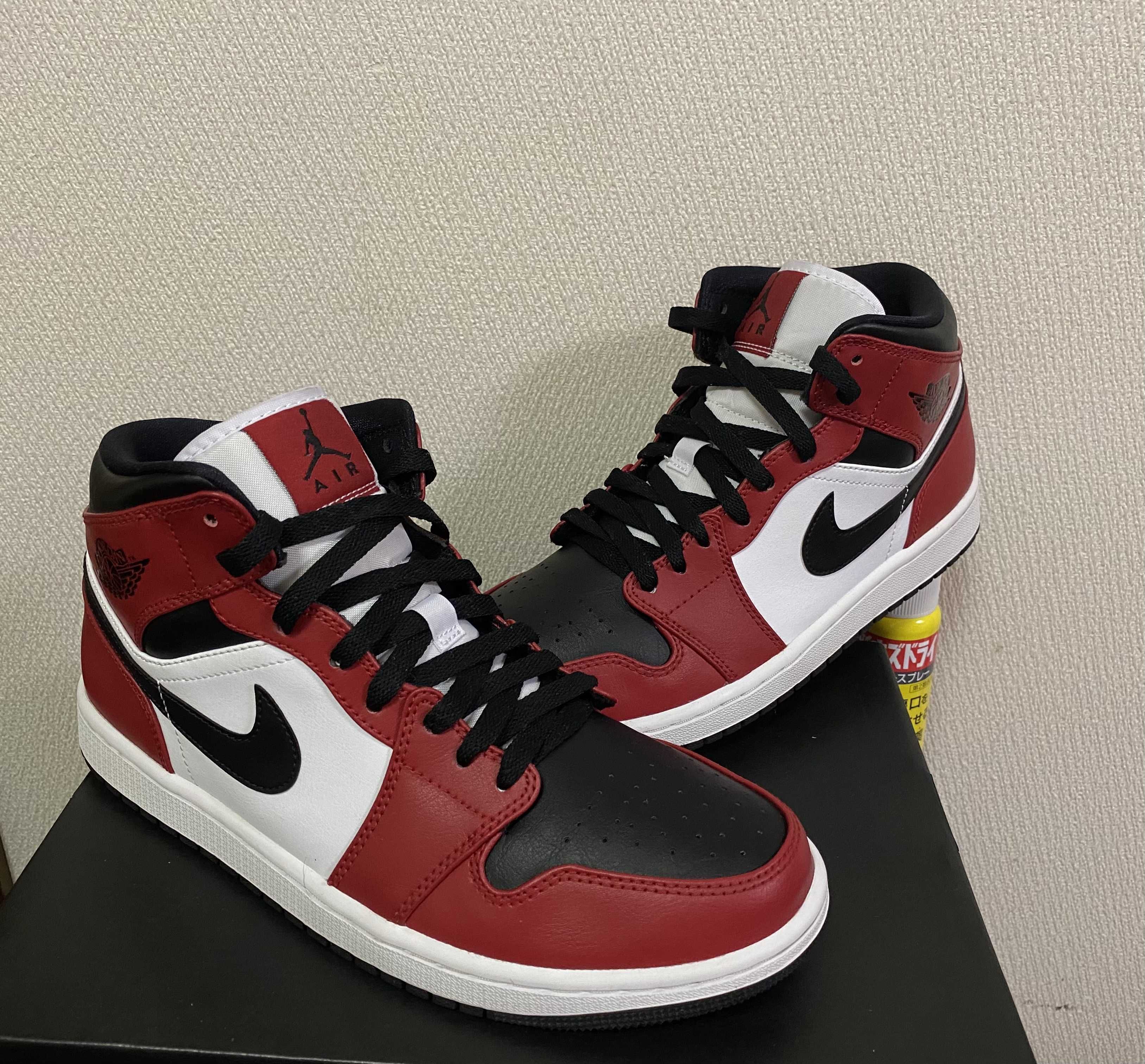 Nike Air Jordan 1 Mid "Chicago Black Toe"