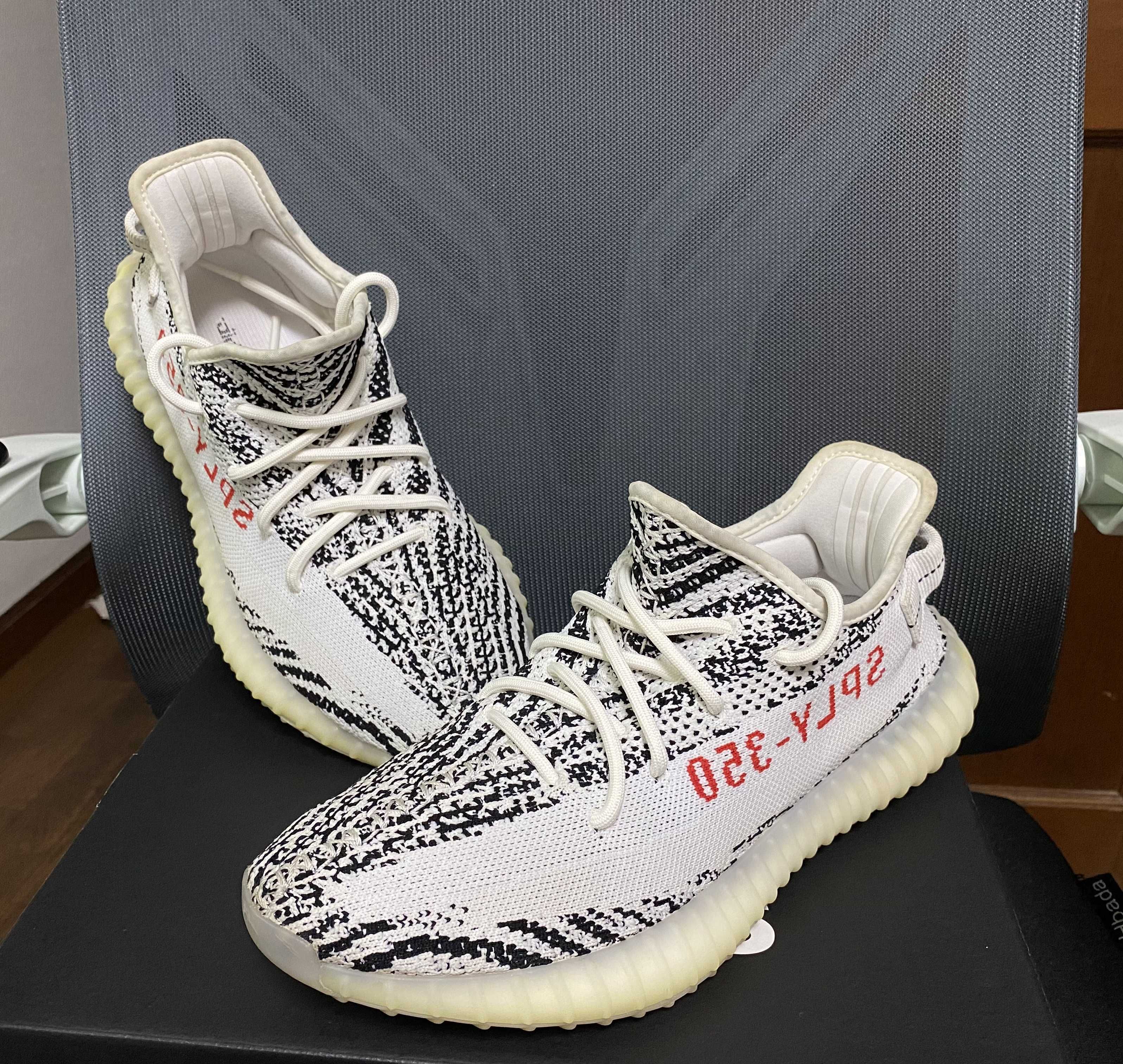 adidas YEEZY Boost 350 V2 "Zebra"