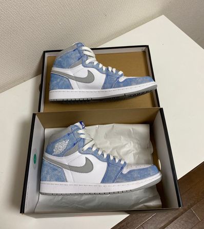 Nike Air Jordan 1 High OG "Hyper Royal"