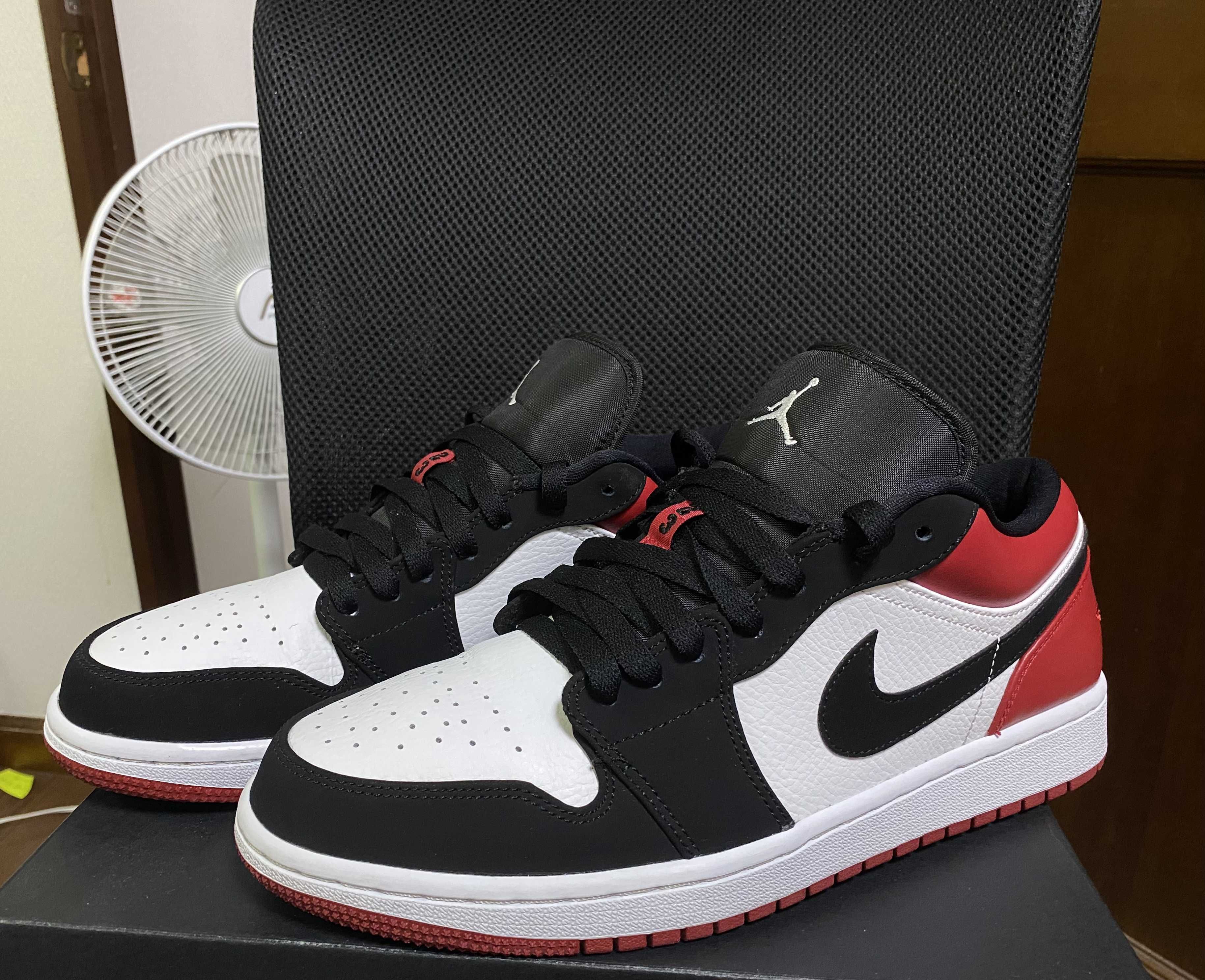 Nike Air Jordan 1 Low "Black Toe"