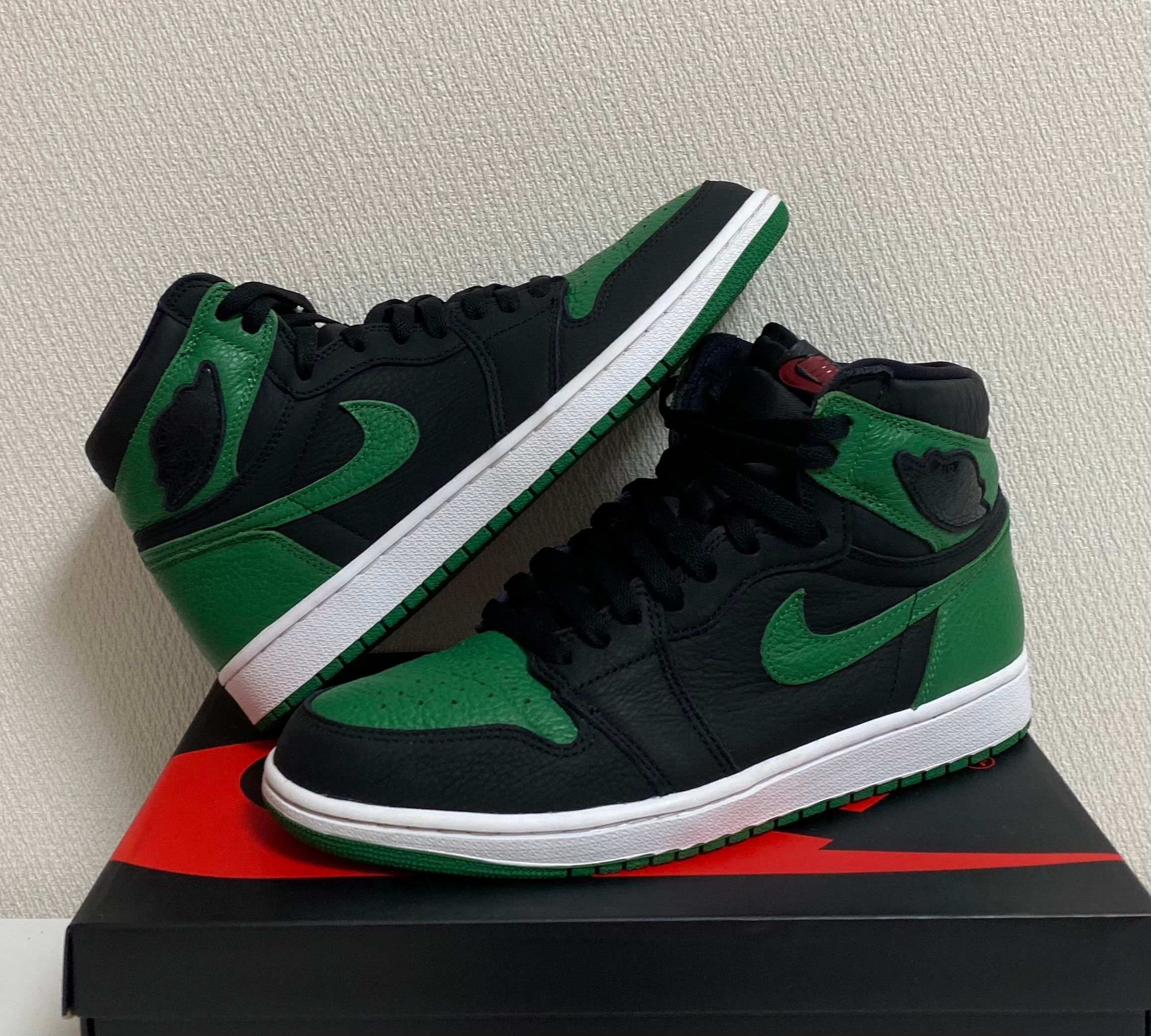 Nike Air Jordan 1 Retro High OG "Black/Pine Green" (2020)