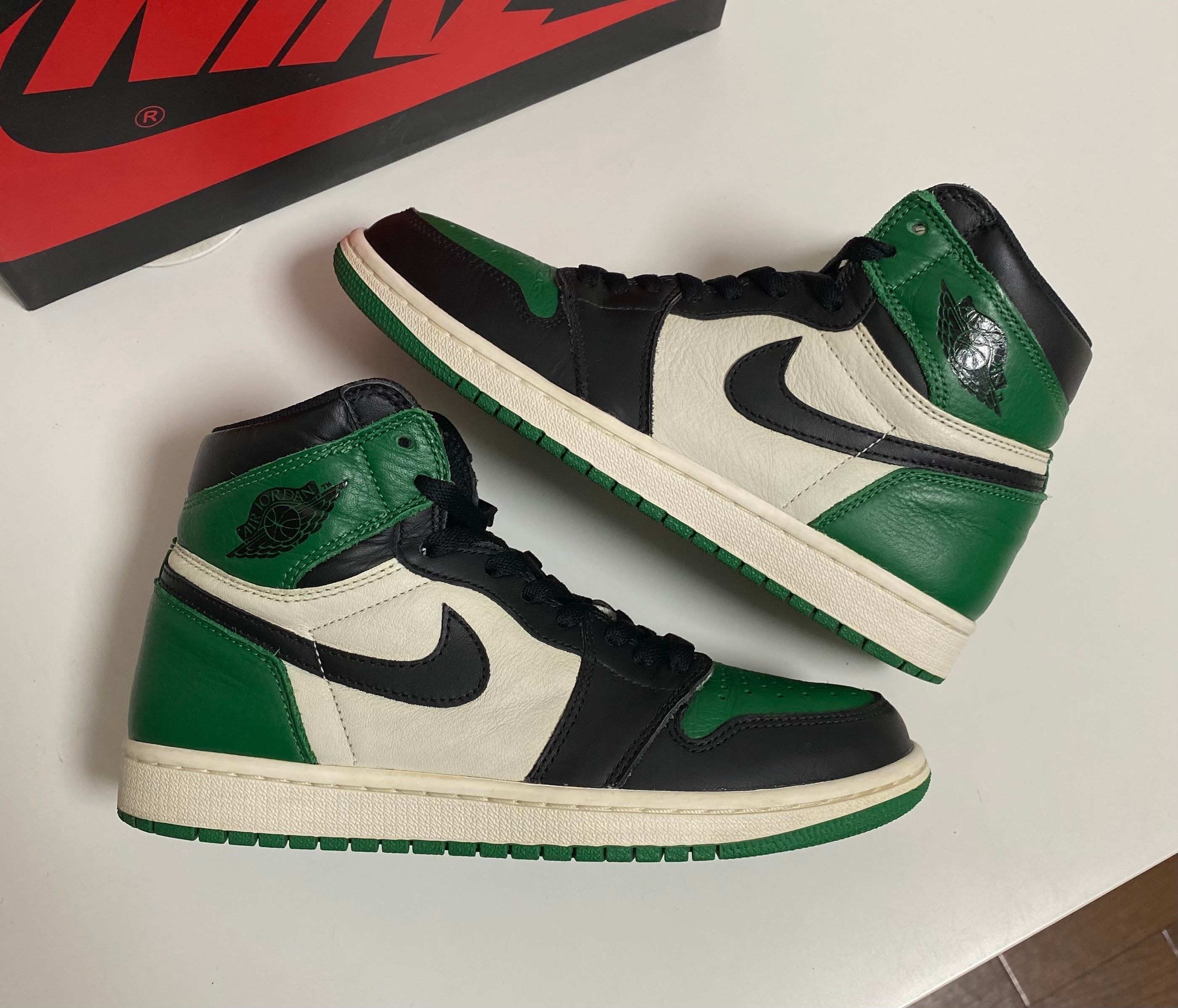 Nike Air Jordan 1 Retro High OG "Pine Green"(2018)