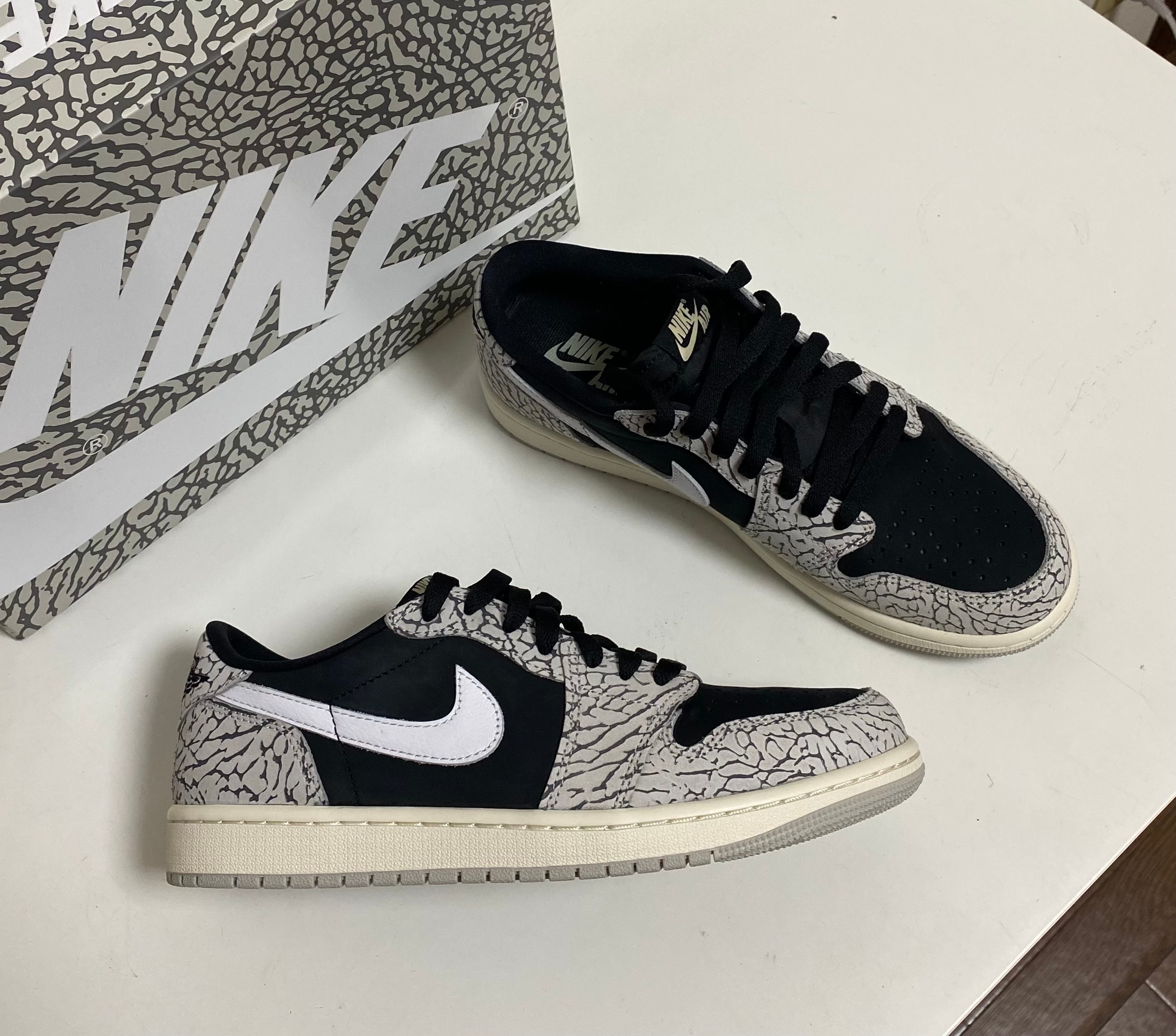 Nike Air Jordan 1 Retro Low OG "Black Cement"