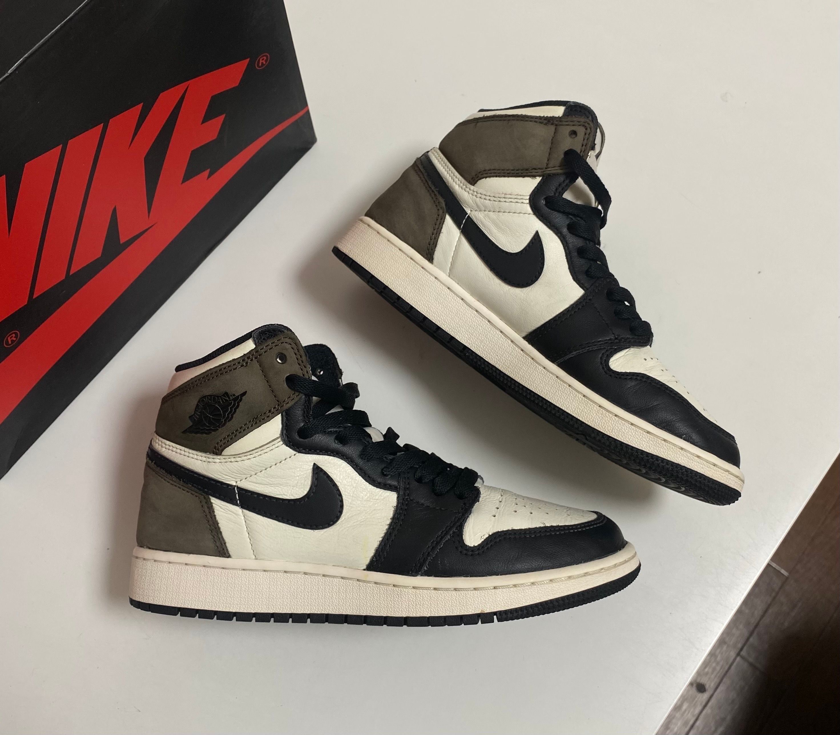 Nike GS Air Jordan 1 High OG "Sail/Dark Mocha/Black"