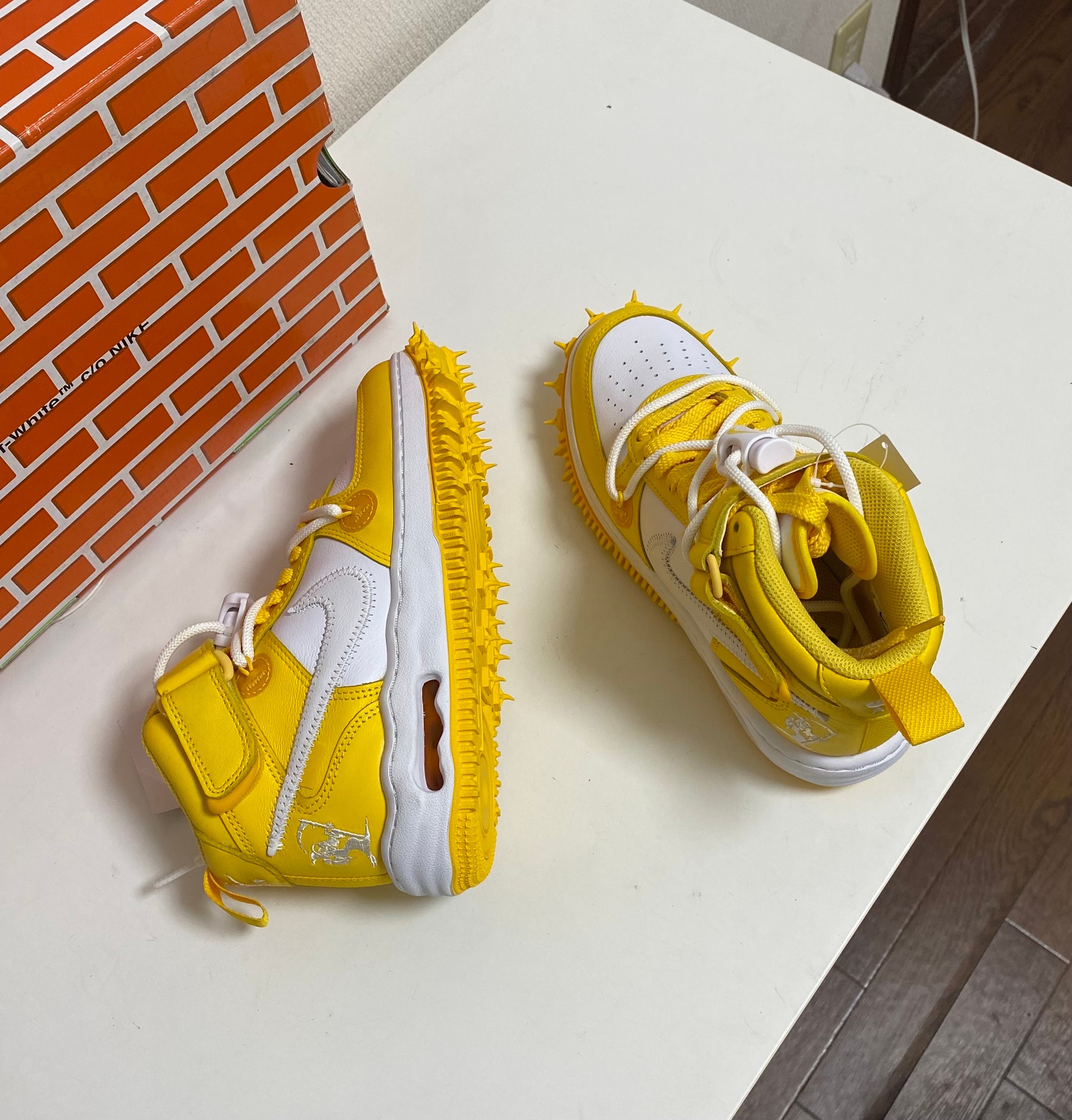 Off-White × Nike Air Force 1 Mid SP LTHR "White and Varsity Maize"