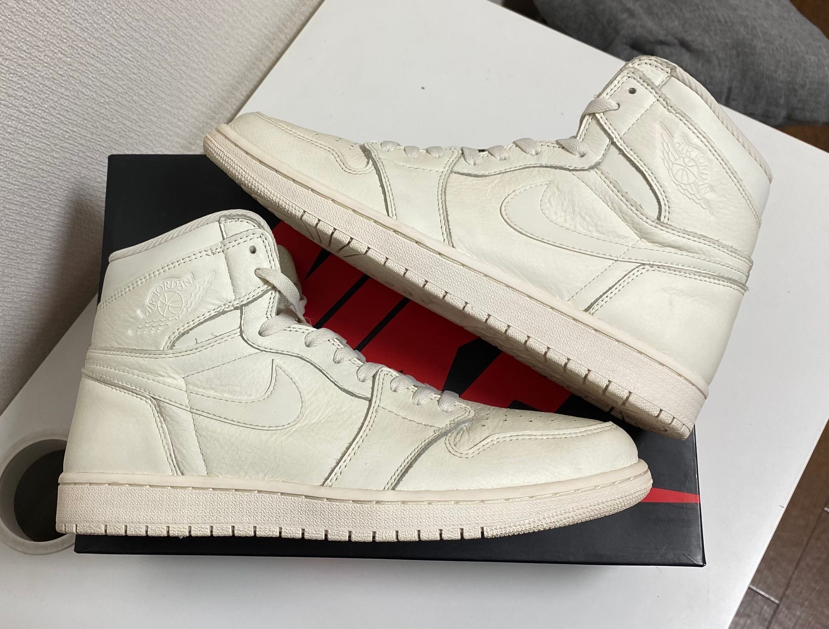 Nike Air Jordan 1 Retro High OG "Sail"