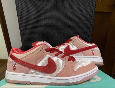 Strangelove × Nike SB Dunk Low "Valentine’s Day"