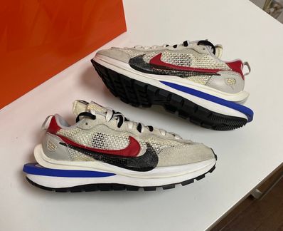 sacai × Nike Vapor Waffle "Royal Fuchsia"