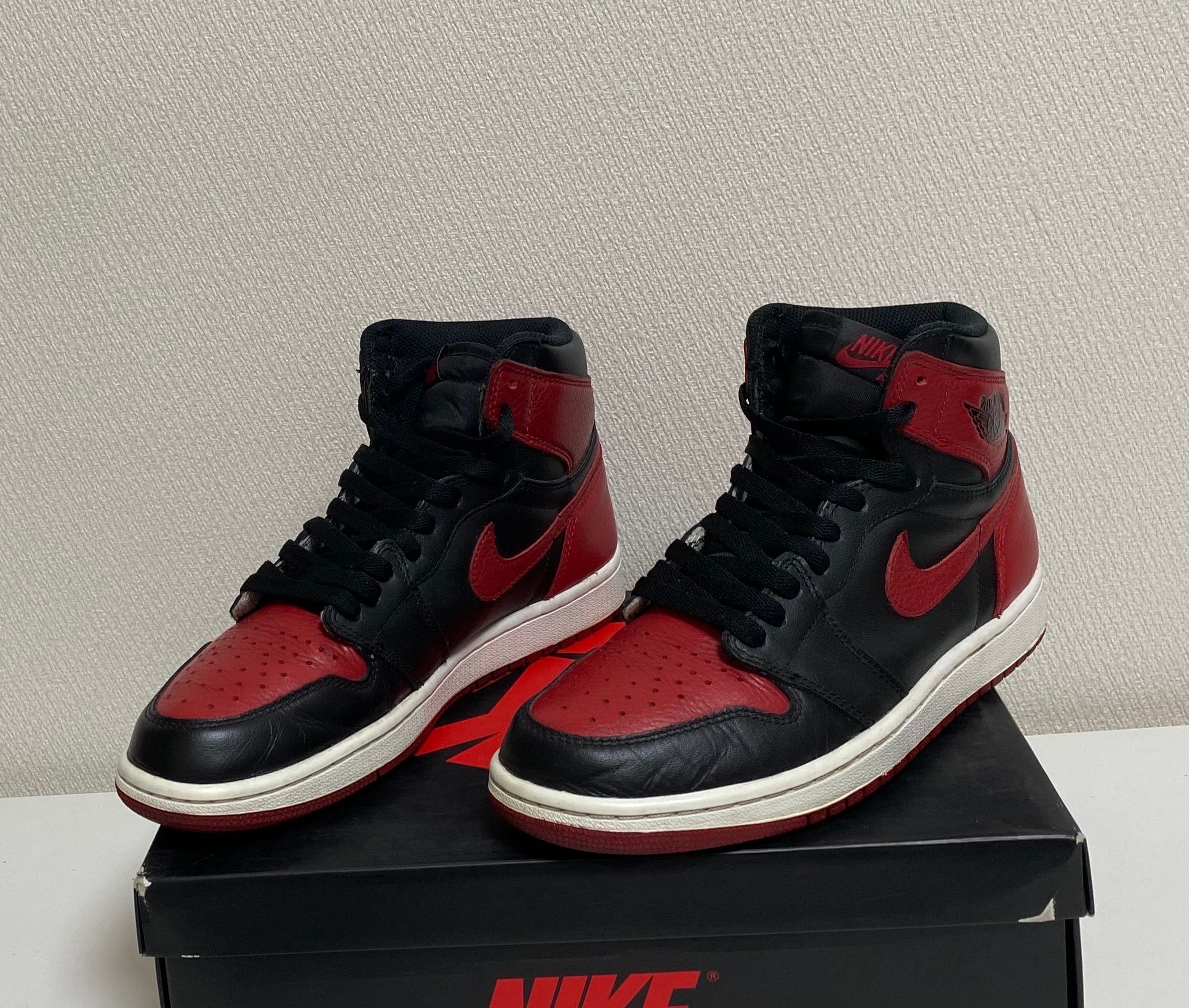 Nike Air Jordan 1 Retro High OG "Bred/Banned" (2016)