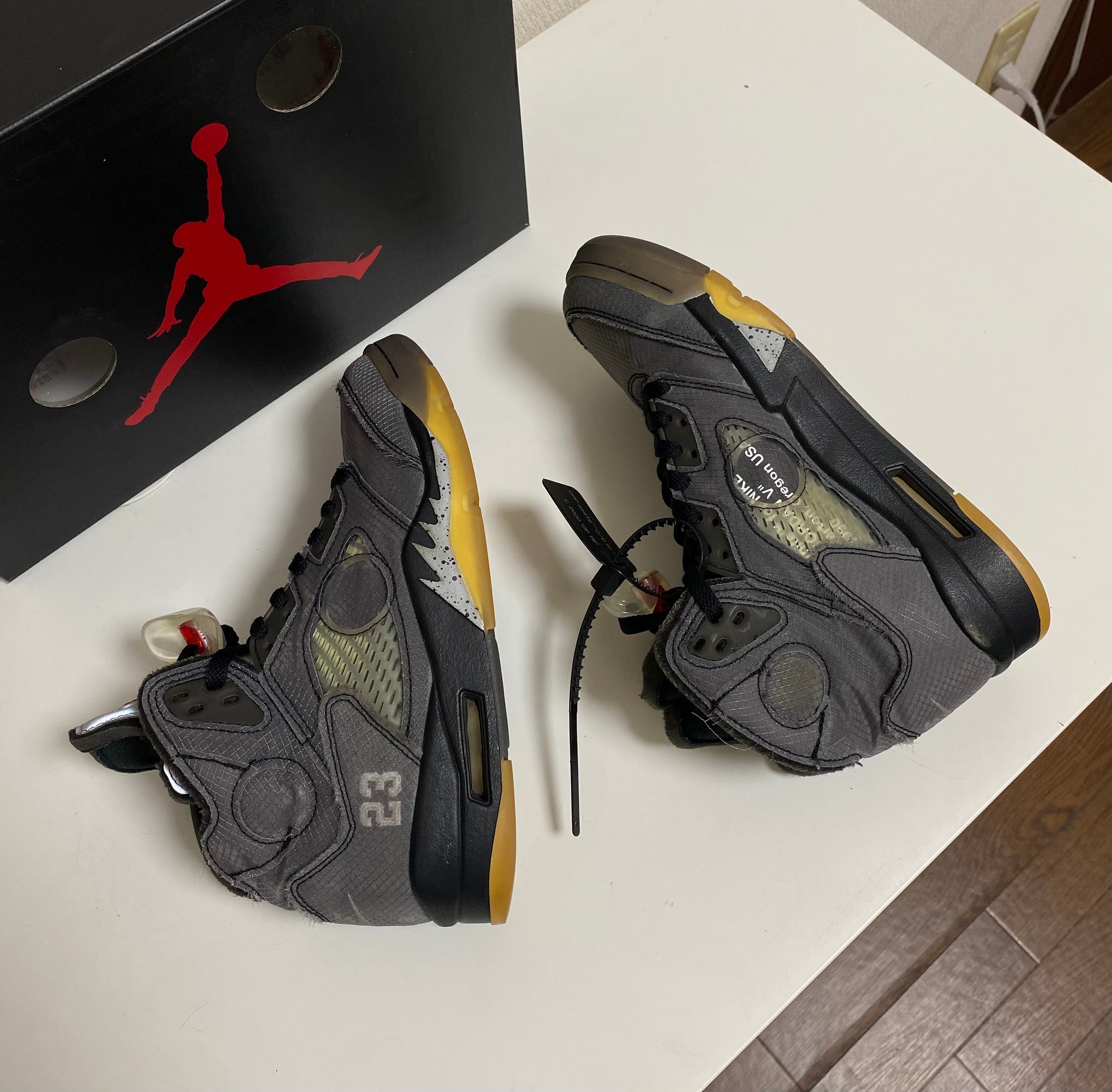 Off-White × Nike Air Jordan 5 "Black/Muslin/Fire Red"
