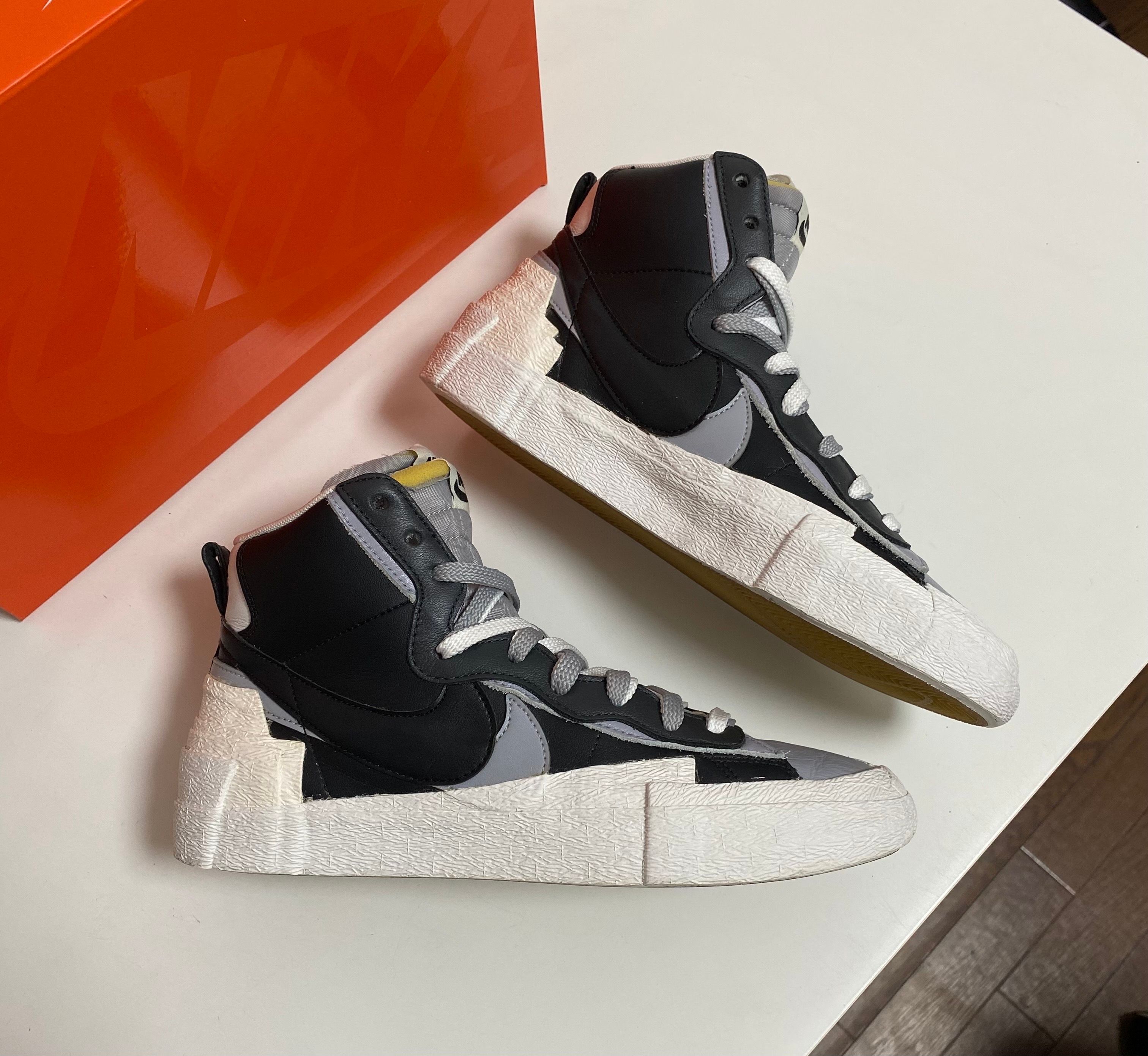 sacai × NIKE BLAZER MID "BLACK/WOLF GREY/WHITE"