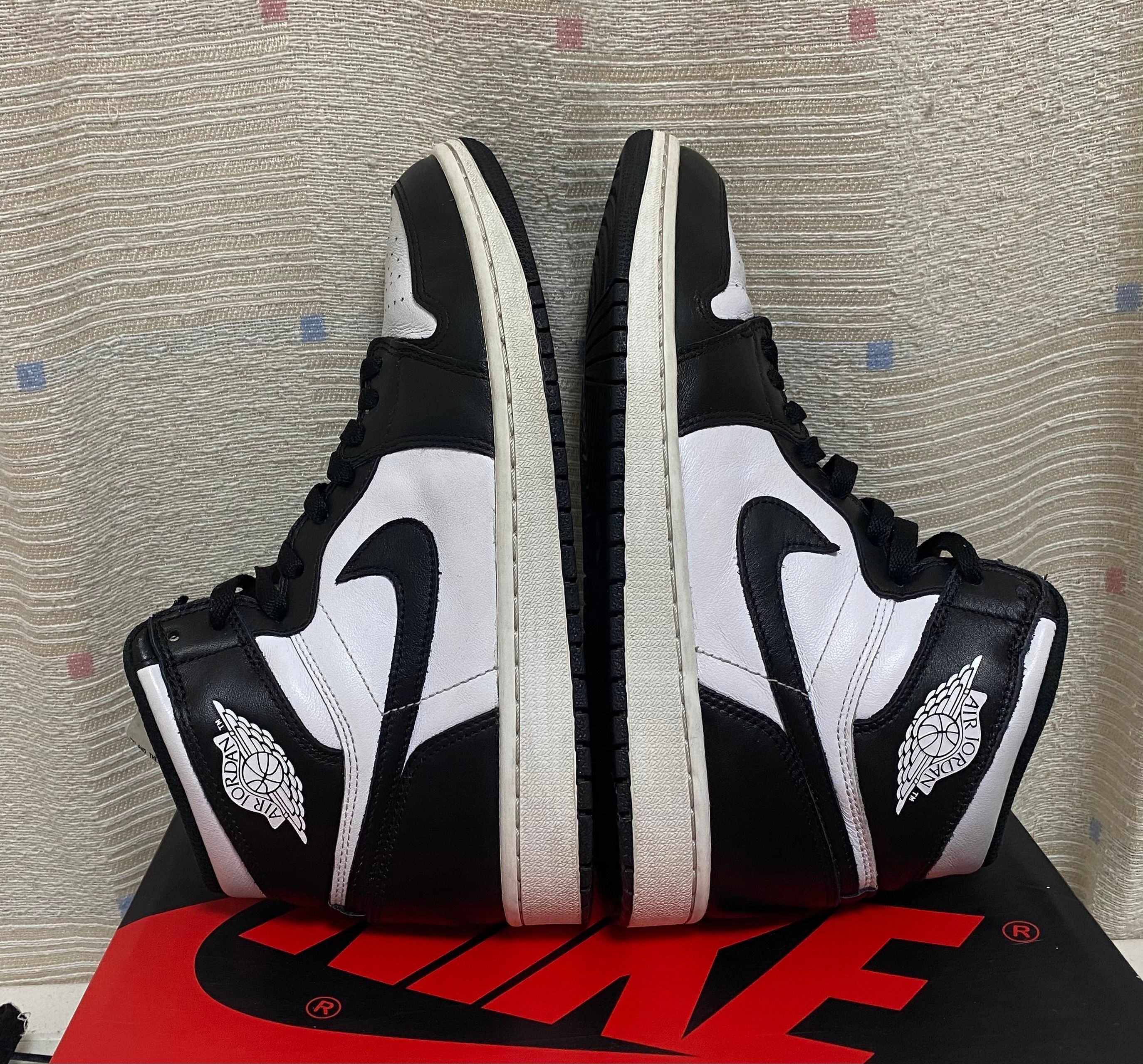 Nike Air Jordan 1 Retro High OG "Black/White"