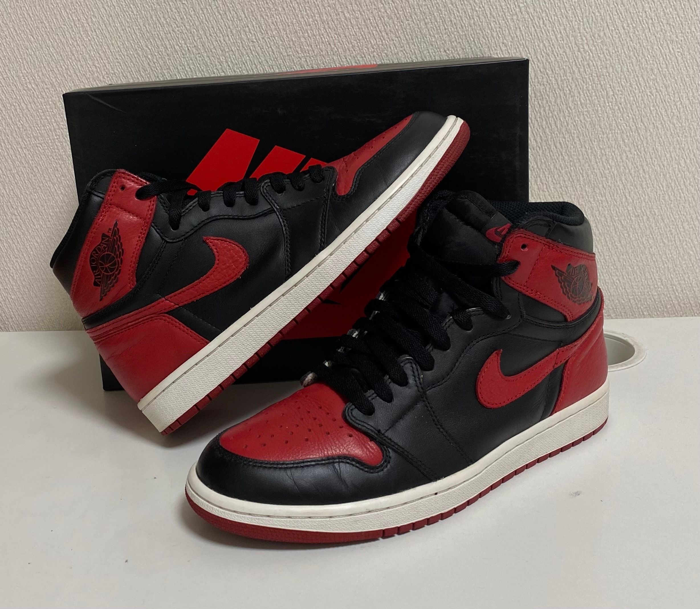 Nike Air Jordan 1 Retro High OG "Bred/Banned" (2016)