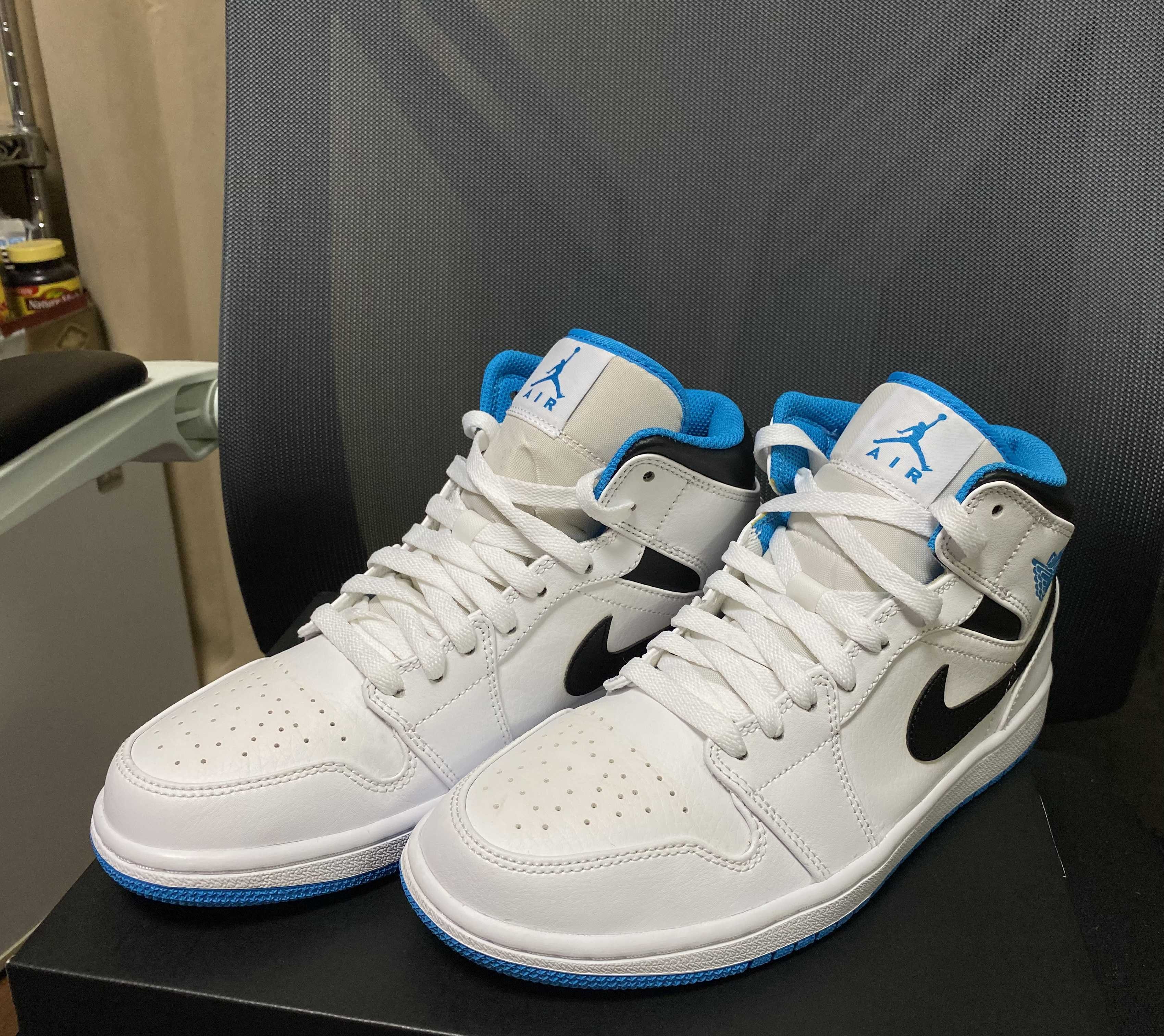 Nike Air Jordan 1 Mid "White/Laser blue"