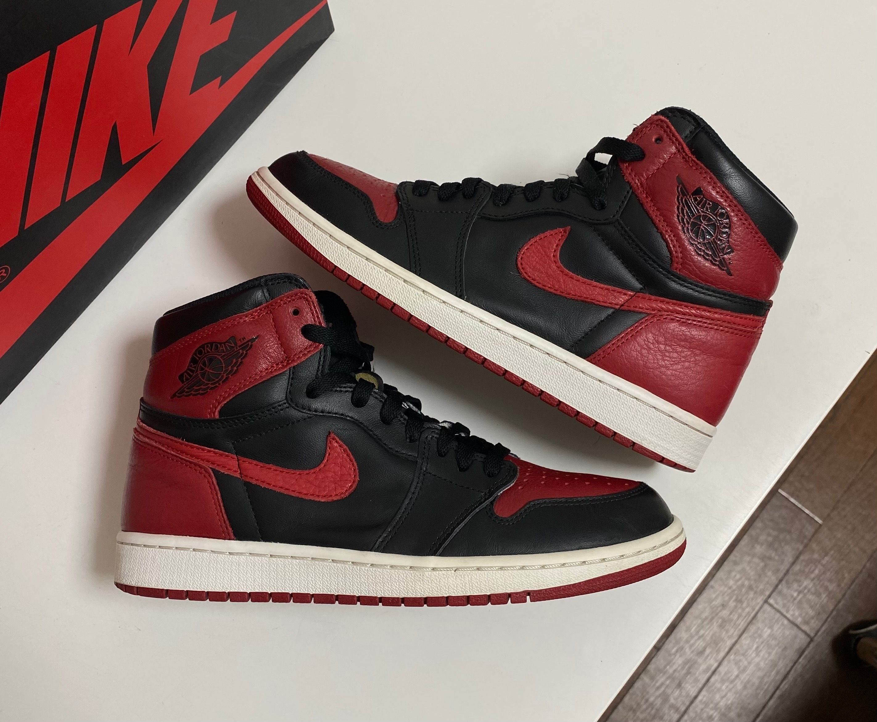 Nike Air Jordan 1 Retro High OG "Bred/Banned" (2016)