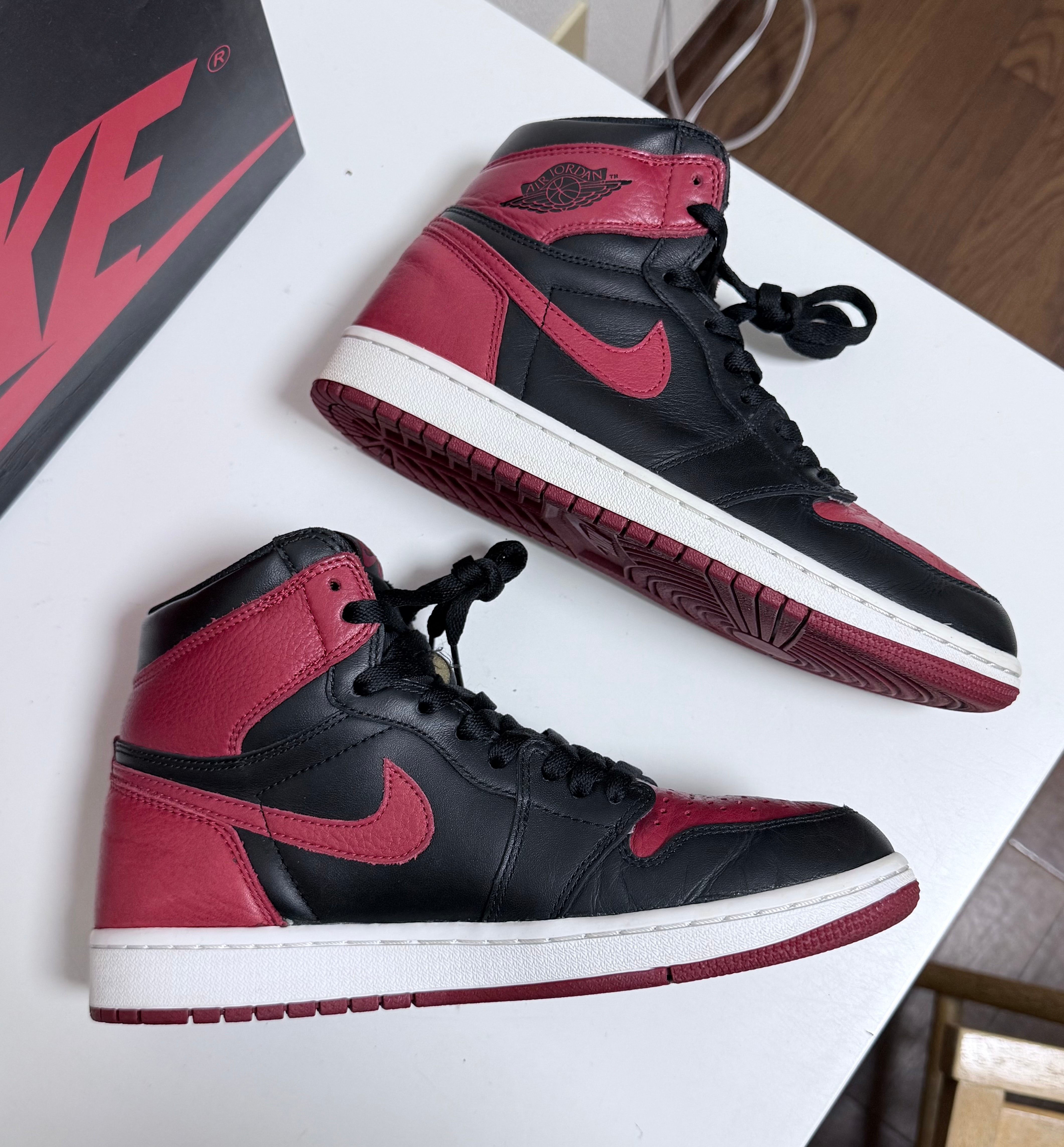 ナイキ エアジョーダン1 レトロ ハイ OG "ブレッド/バンド"