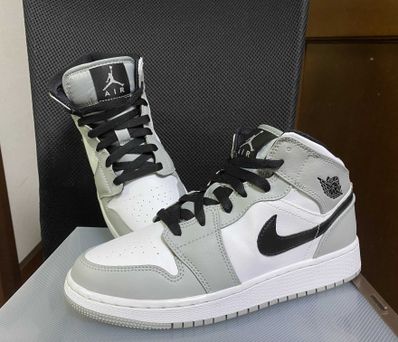 Nike GS Air Jordan 1 Mid "Light Smoke Grey/Black/White"