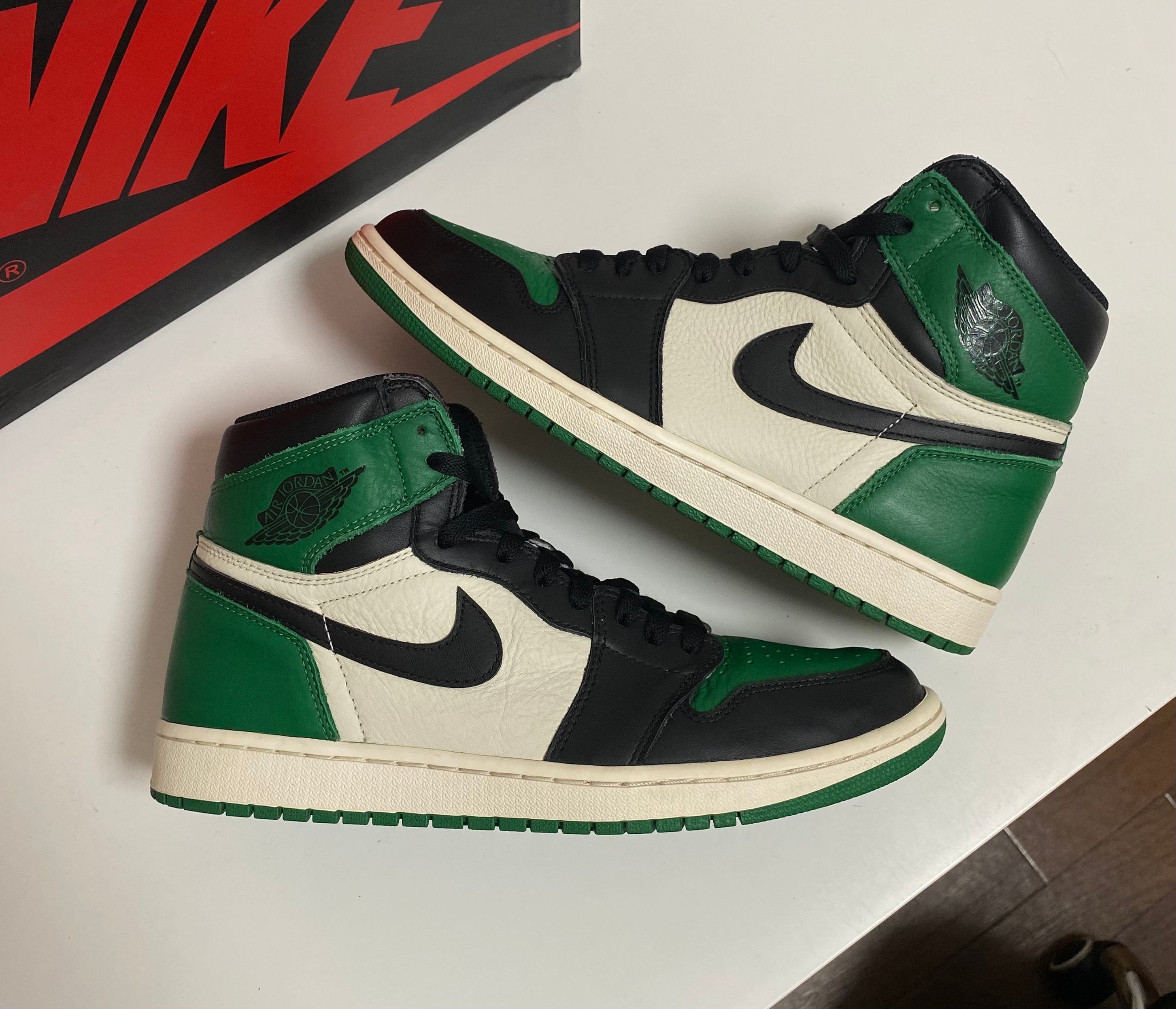 Nike Air Jordan 1 Retro High OG "Pine Green"(2018)