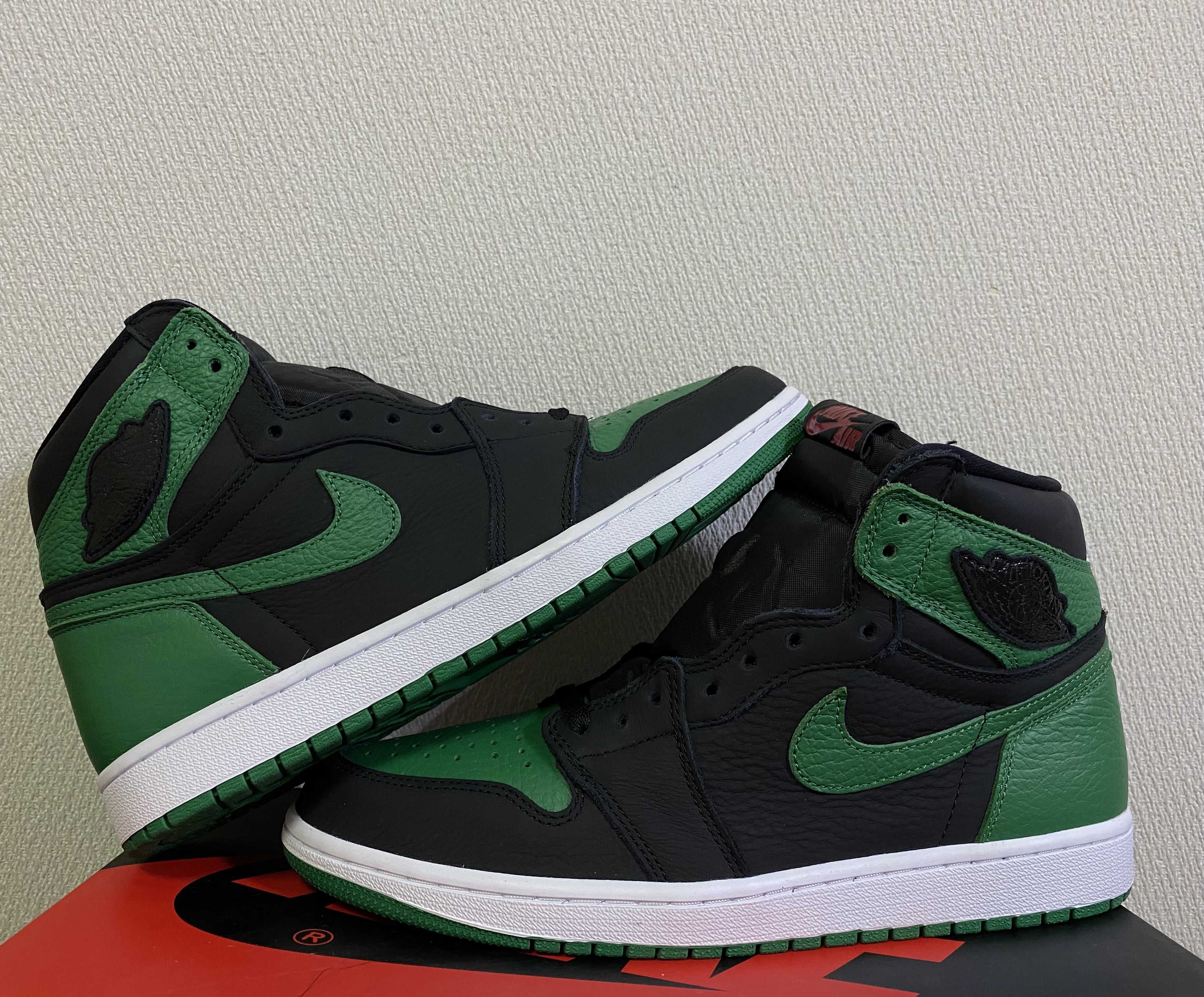 Nike Air Jordan 1 Retro High OG "Black/Pine Green" (2020)