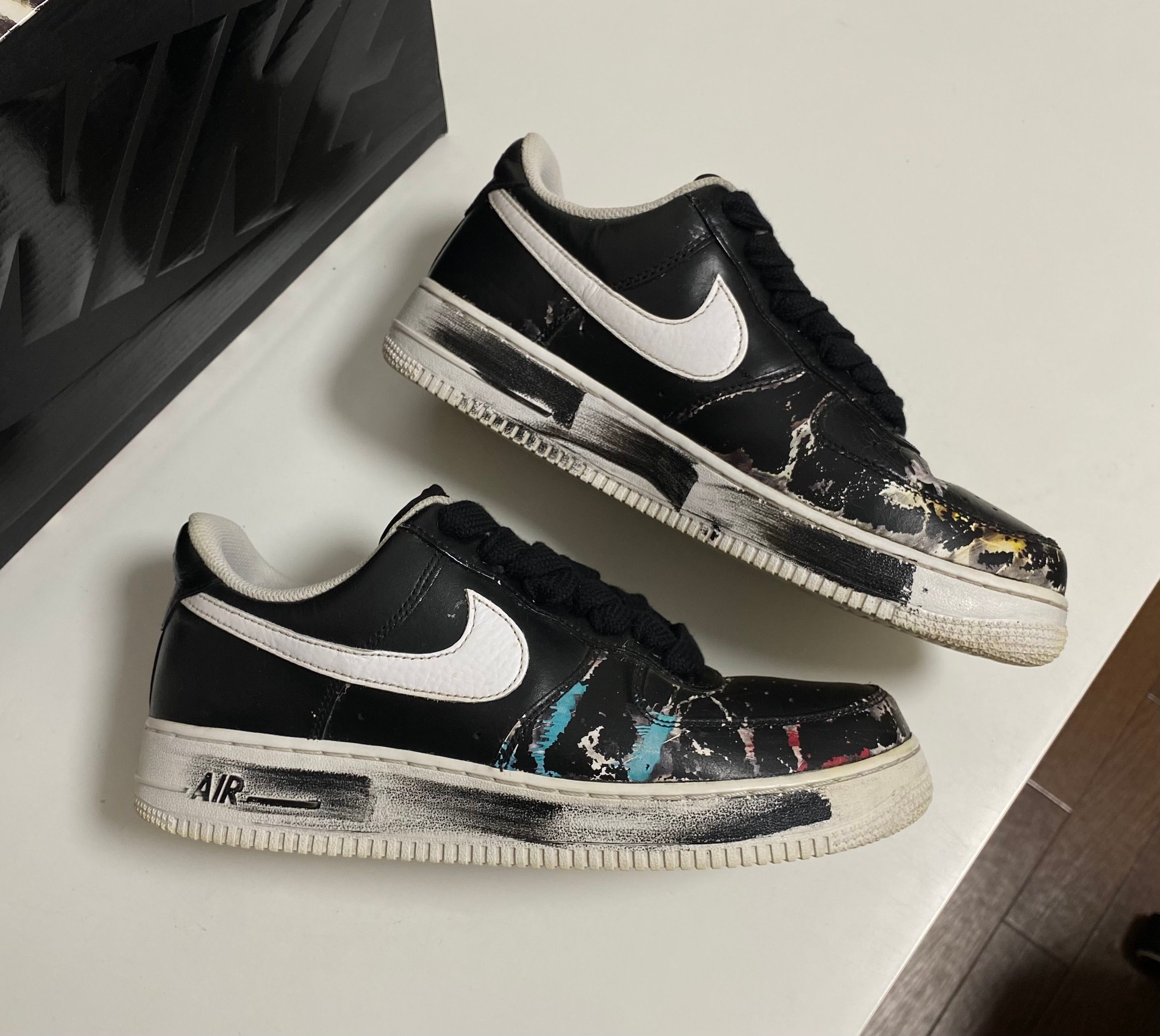 PEACEMINUSONE × Nike Air Force 1 Low Para Noise "Black" / G-DRAGON