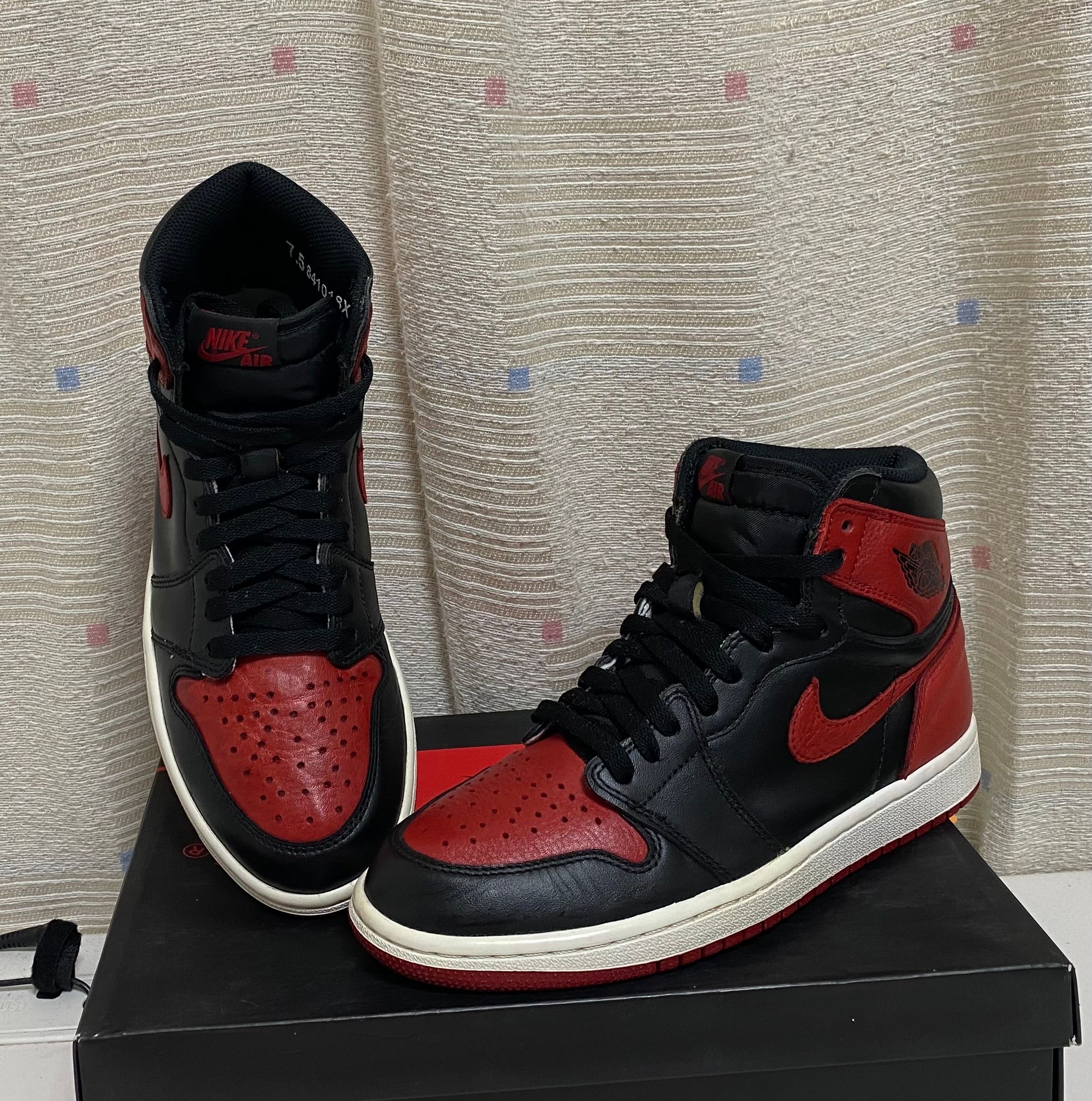 Nike Air Jordan 1 Retro High OG "Bred/Banned" (2016)