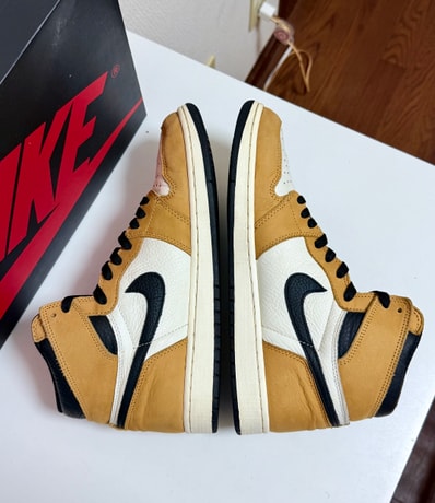 Nike Air Jordan 1 RETRO High "Rookie of The Year"