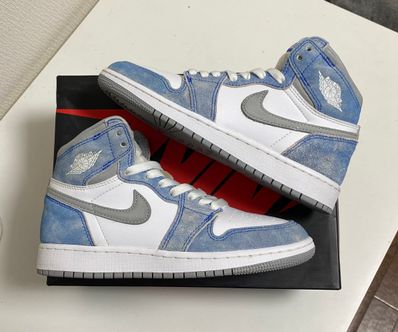 Nike GS Air Jordan 1 High OG "Hyper Royal"