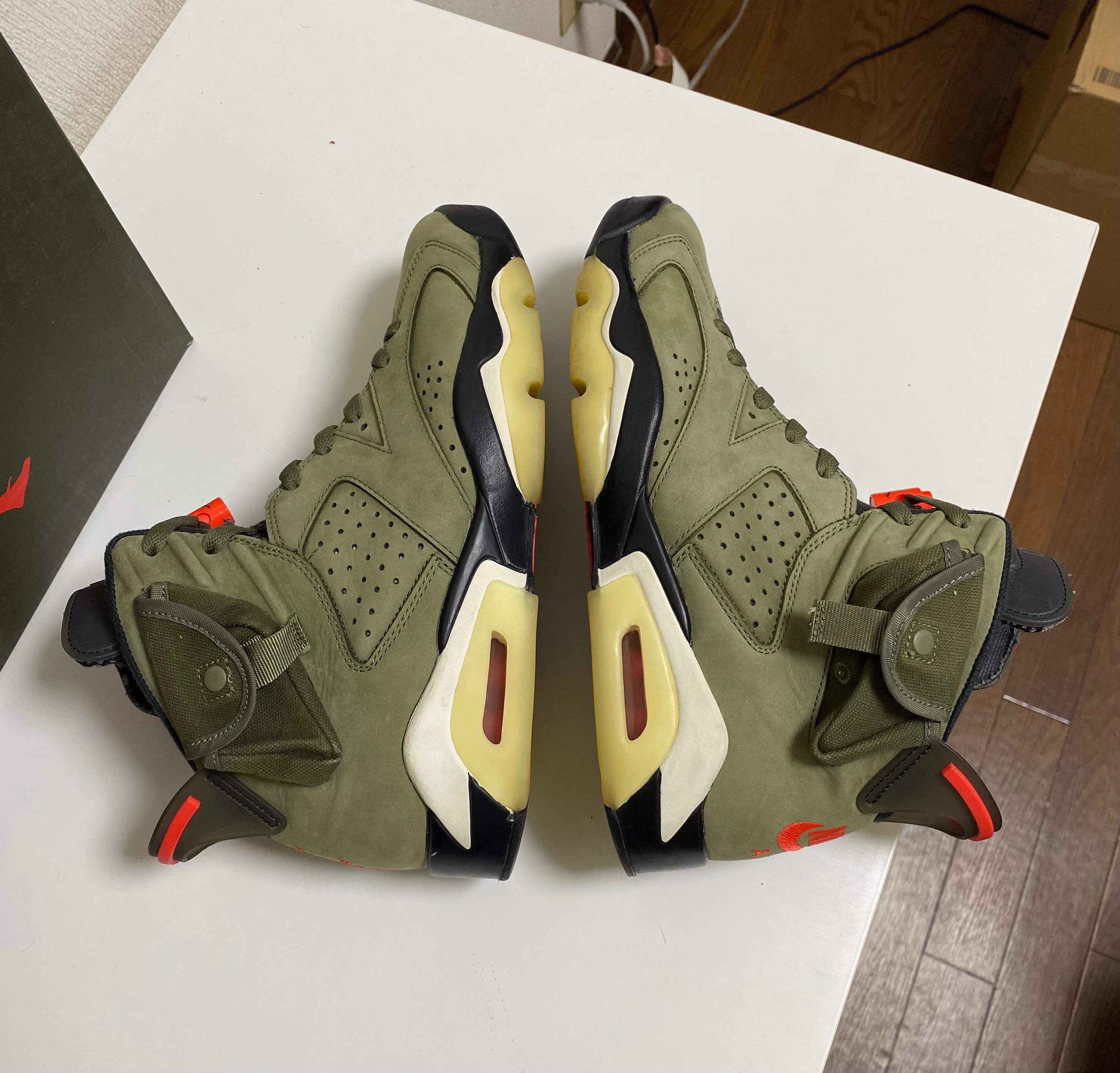 Travis Scott × Nike Air Jordan 6 Retro "Medium Olive"