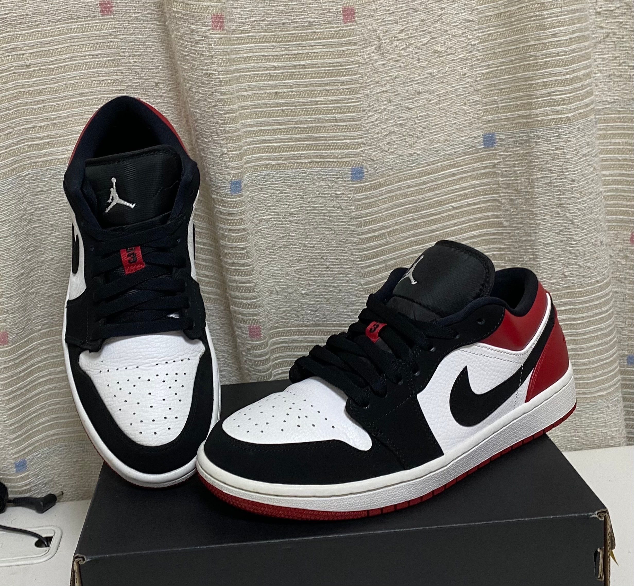 Nike Air Jordan 1 Low "Black Toe"