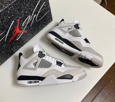 Nike Air Jordan 4 "Military Black"
