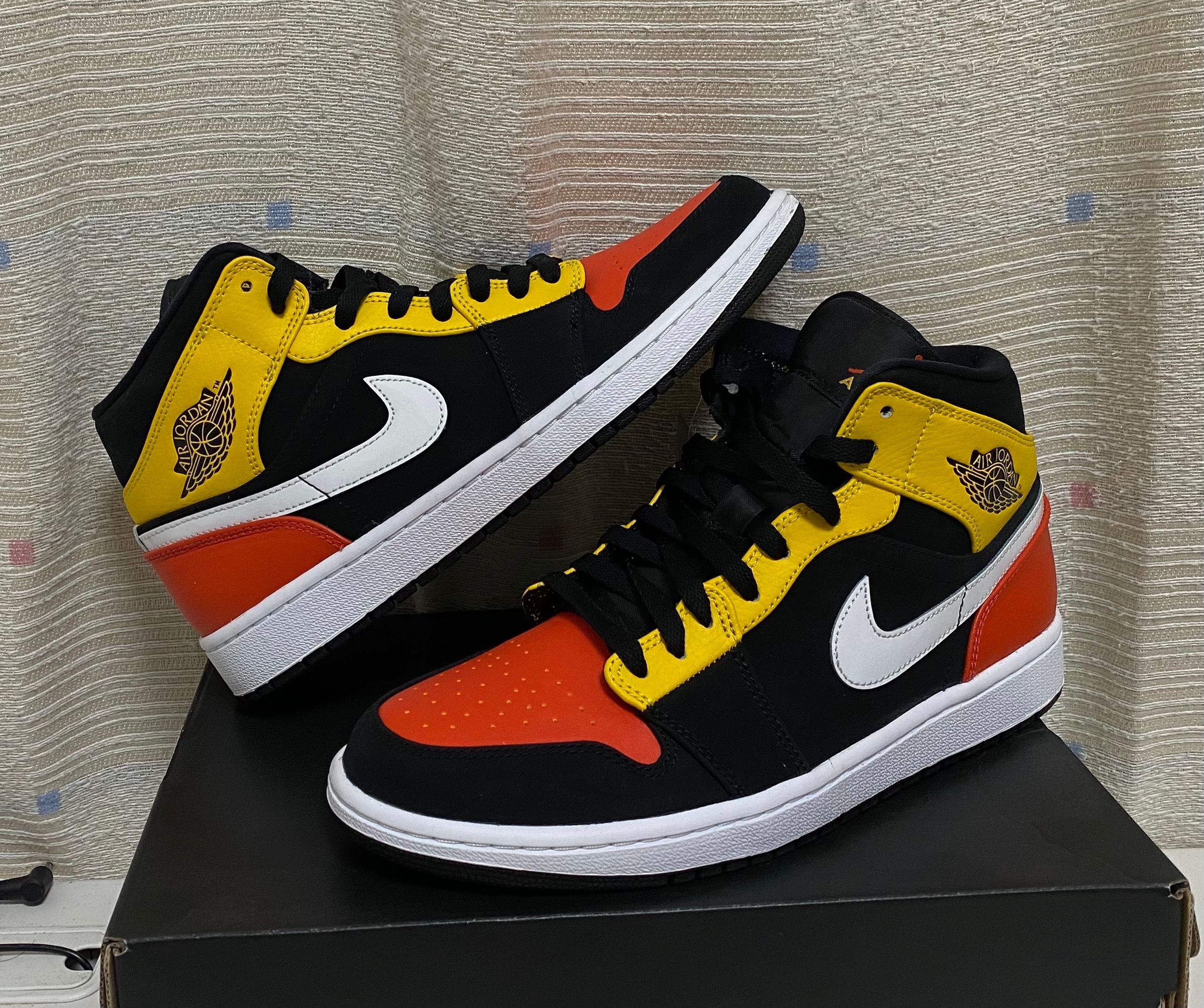 NIKE AIR JORDAN 1 MID SE "ROSWELL RAYGUNS"