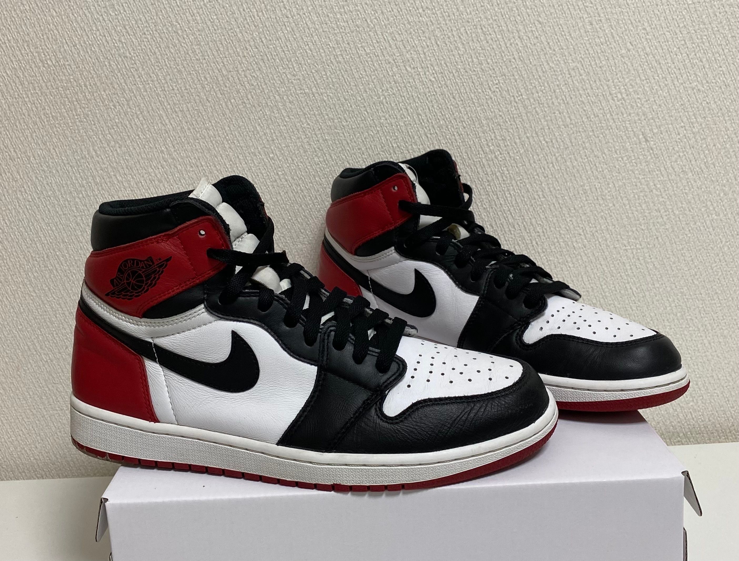 Nike Air Jordan 1 Retro High OG "Black Toe"