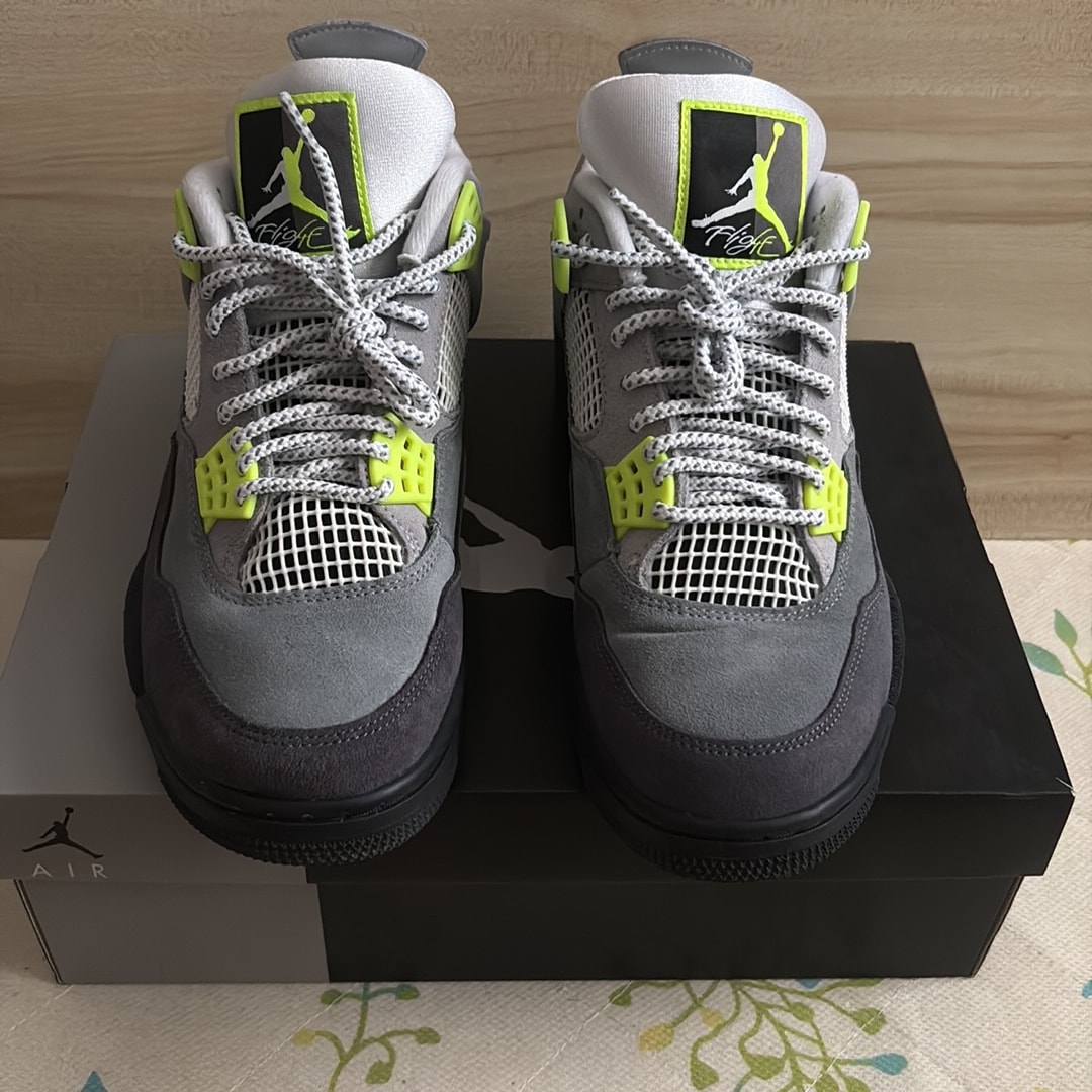 Nike Air Jordan 4 Retro LE "Neon"
