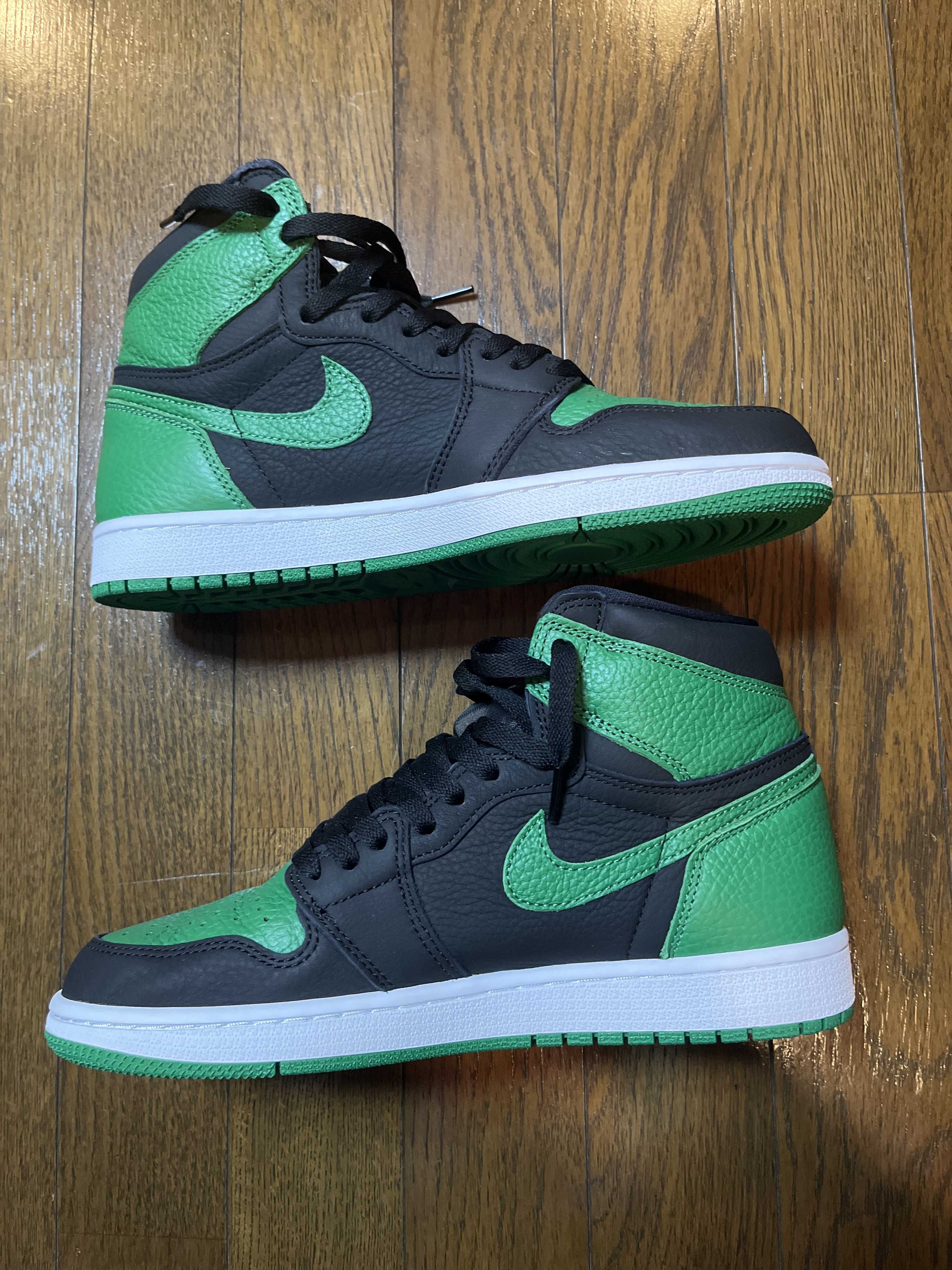 Nike Air Jordan 1 Retro High OG "Black/Pine Green" (2020)