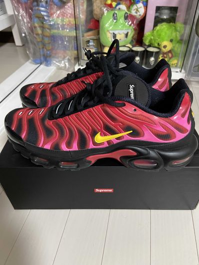 Supreme × Nike Air Max Plus "Hyper Grape"