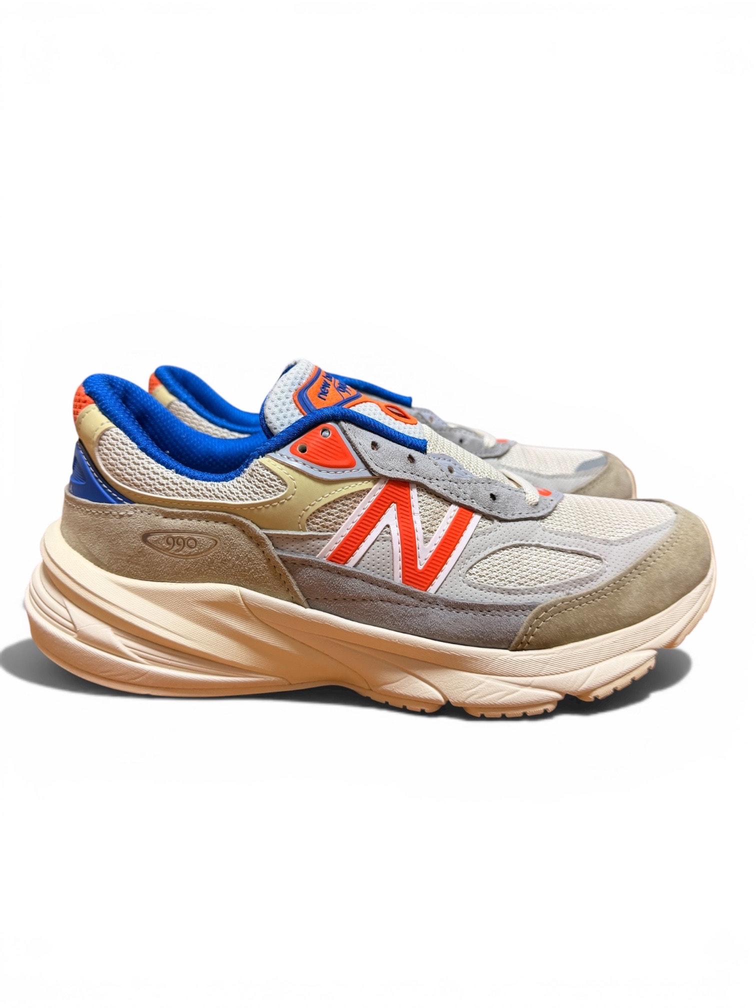 KITH × New Balance 990V6 Madison Square Garden "Sanddrift"