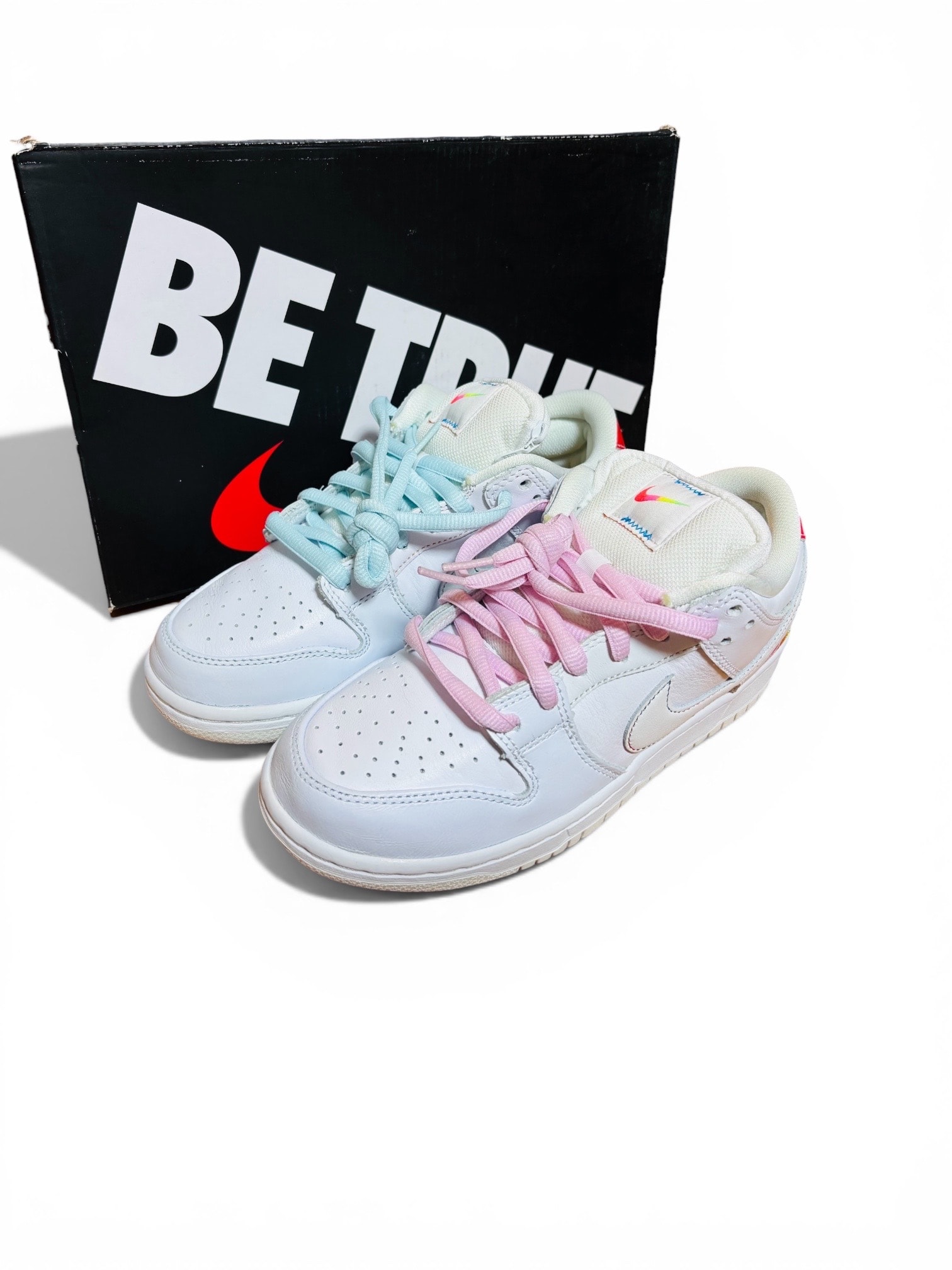Nike SB Dunk Low "Be True"