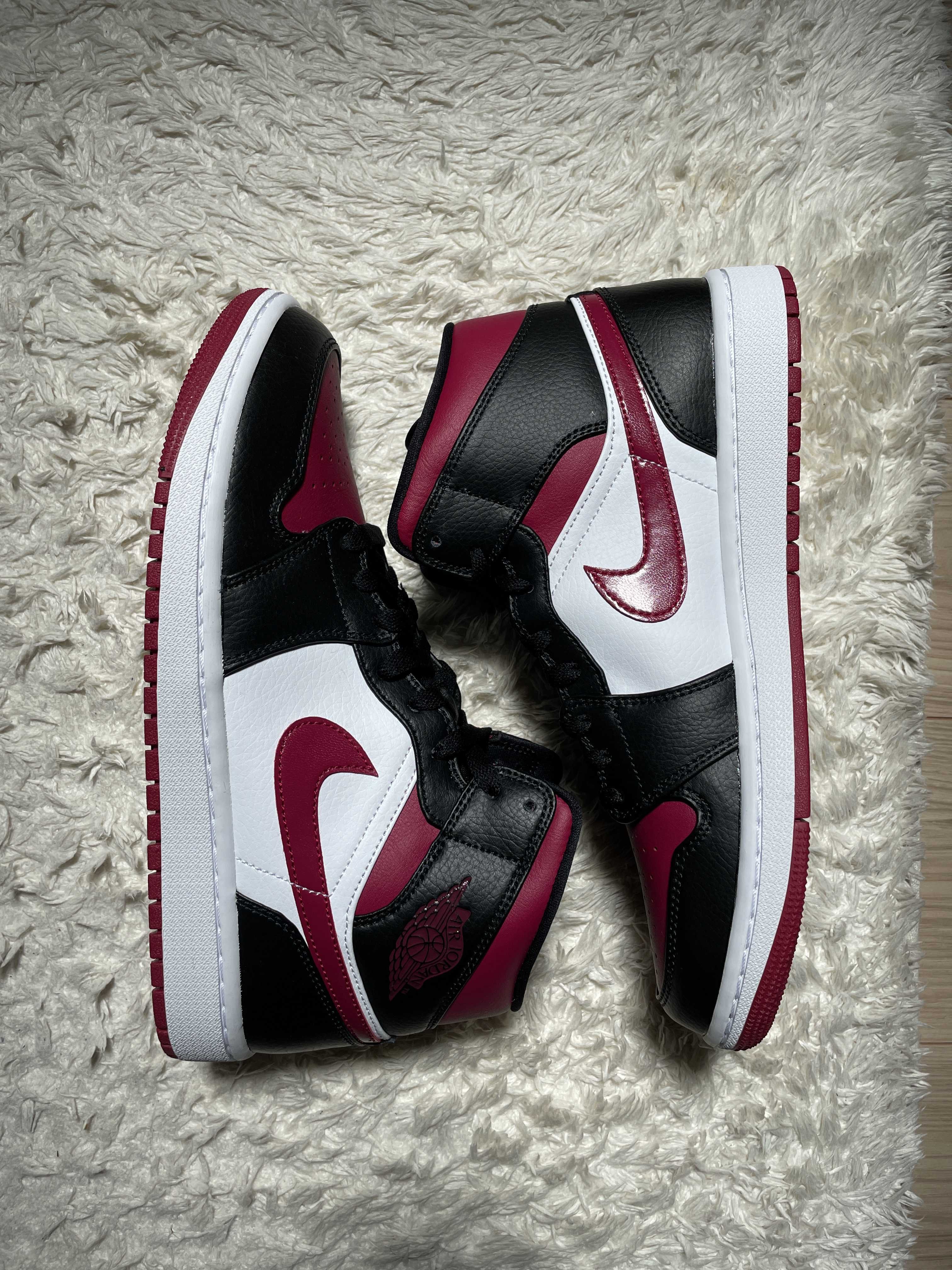 NIKE AIR JORDAN 1 MID "BLACK/RED/WHITE"