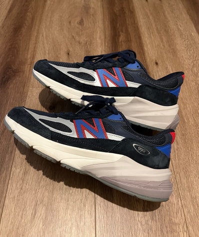 KITH × New Balance 990V6 Madison Square Garden "Navy"